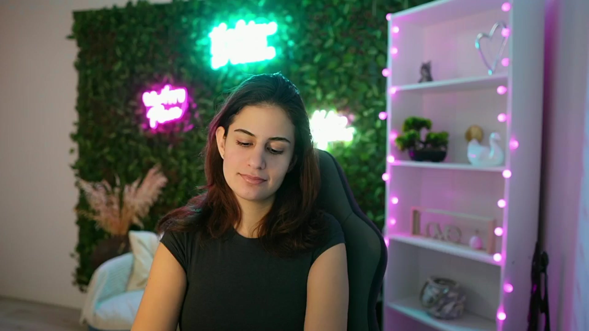 Gallery image thumbnail from Clair_Meek's myfreecams stream on, 01/17/2025, 14:08 image 9 of 20