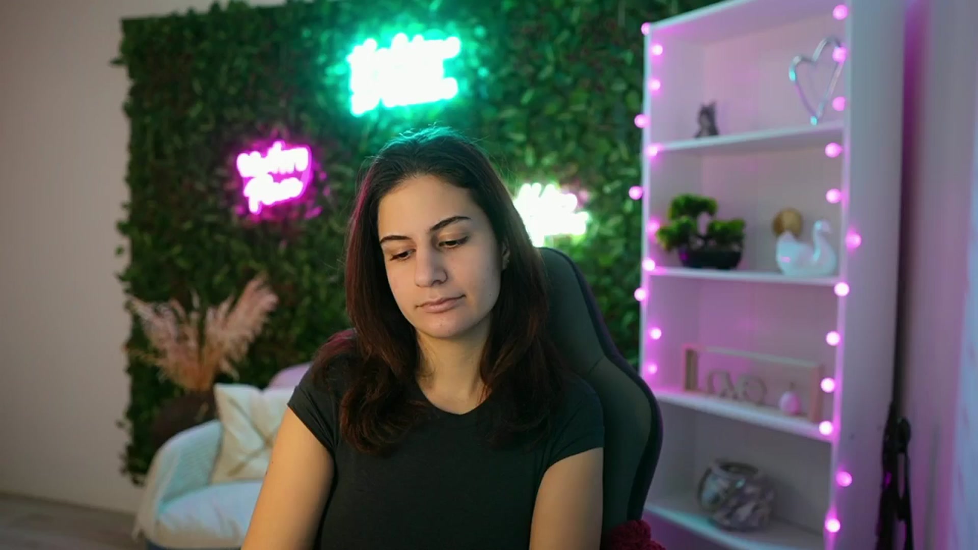 Gallery image thumbnail from Clair_Meek's myfreecams stream on, 01/17/2025, 14:08 image 1 of 20