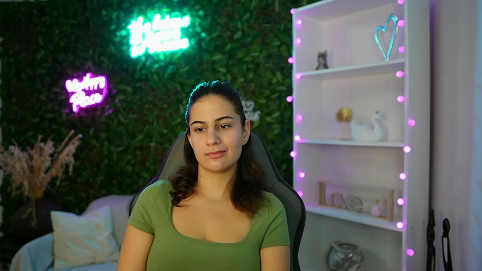 Gallery image thumbnail from Clair_Meek's myfreecams stream on, 01/24/2025, 11:18 image 16 of 20