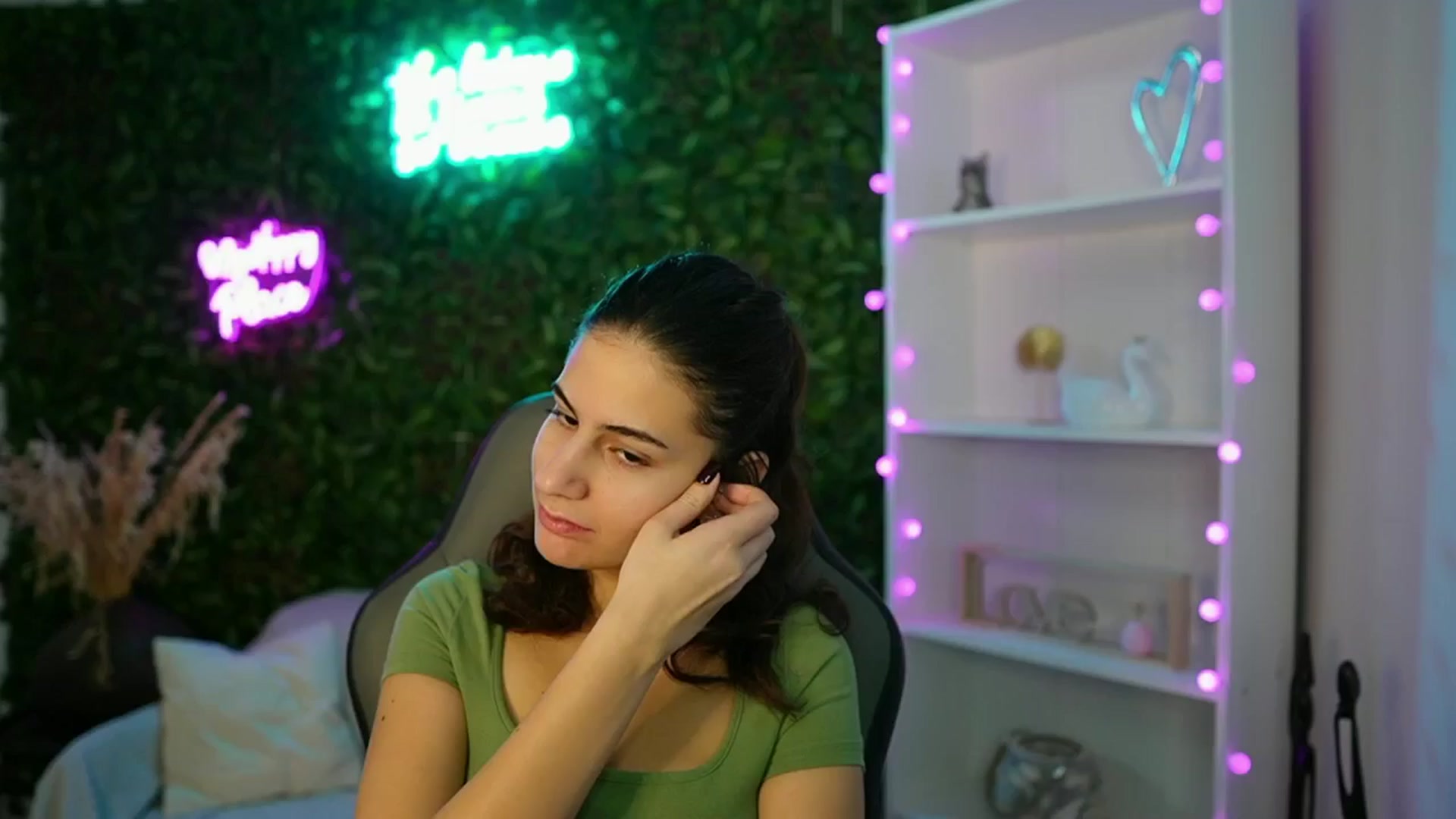 Gallery image thumbnail from Clair_Meek's myfreecams stream on, 01/24/2025, 11:18 image 3 of 20