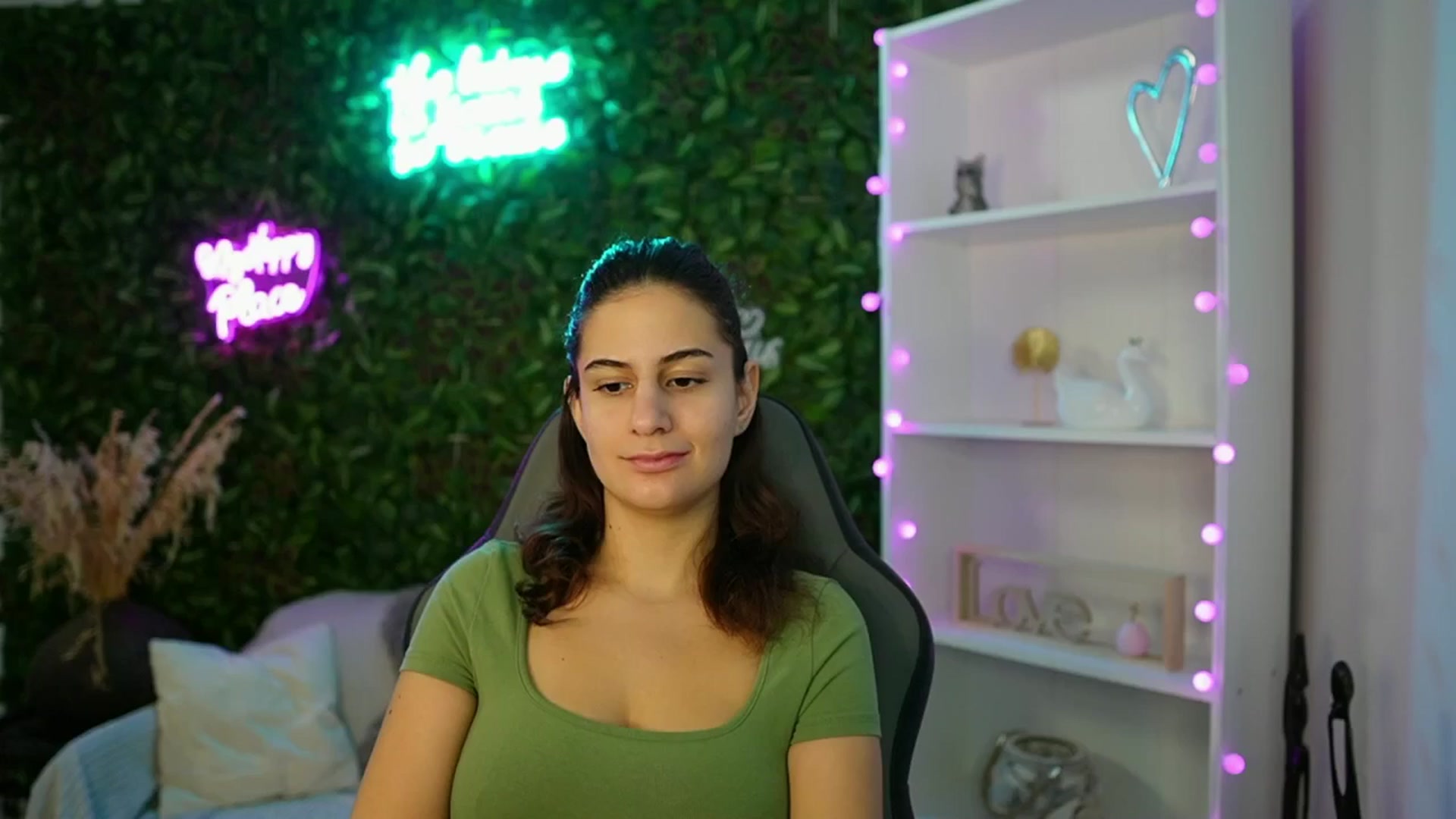 Gallery image thumbnail from Clair_Meek's myfreecams stream on, 01/24/2025, 11:18 image 10 of 20