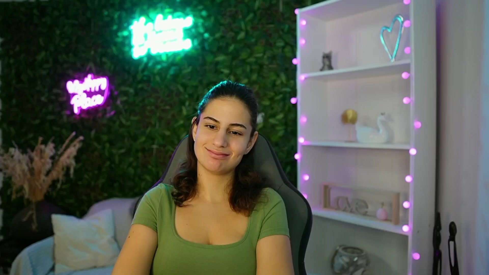 Gallery image thumbnail from Clair_Meek's myfreecams stream on, 01/24/2025, 11:18 image 14 of 20