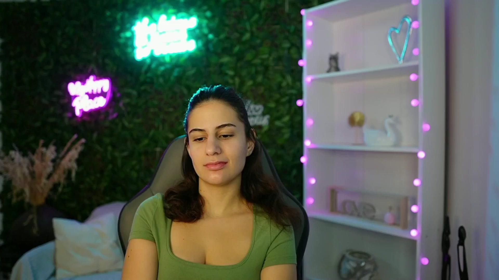 Gallery image thumbnail from Clair_Meek's myfreecams stream on, 01/24/2025, 11:18 image 7 of 20