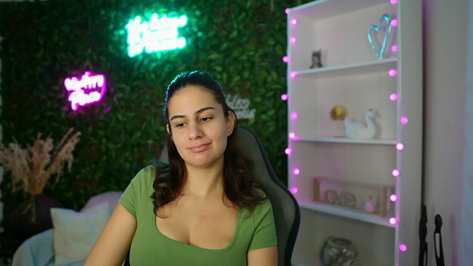 Gallery image thumbnail from Clair_Meek's myfreecams stream on, 01/24/2025, 13:02 image 8 of 20