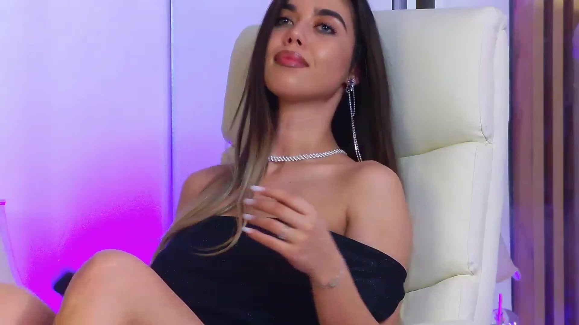 Gallery image thumbnail from ClaireJenner's myfreecams stream on, 01/17/2024, 12:00 image 15 of 20