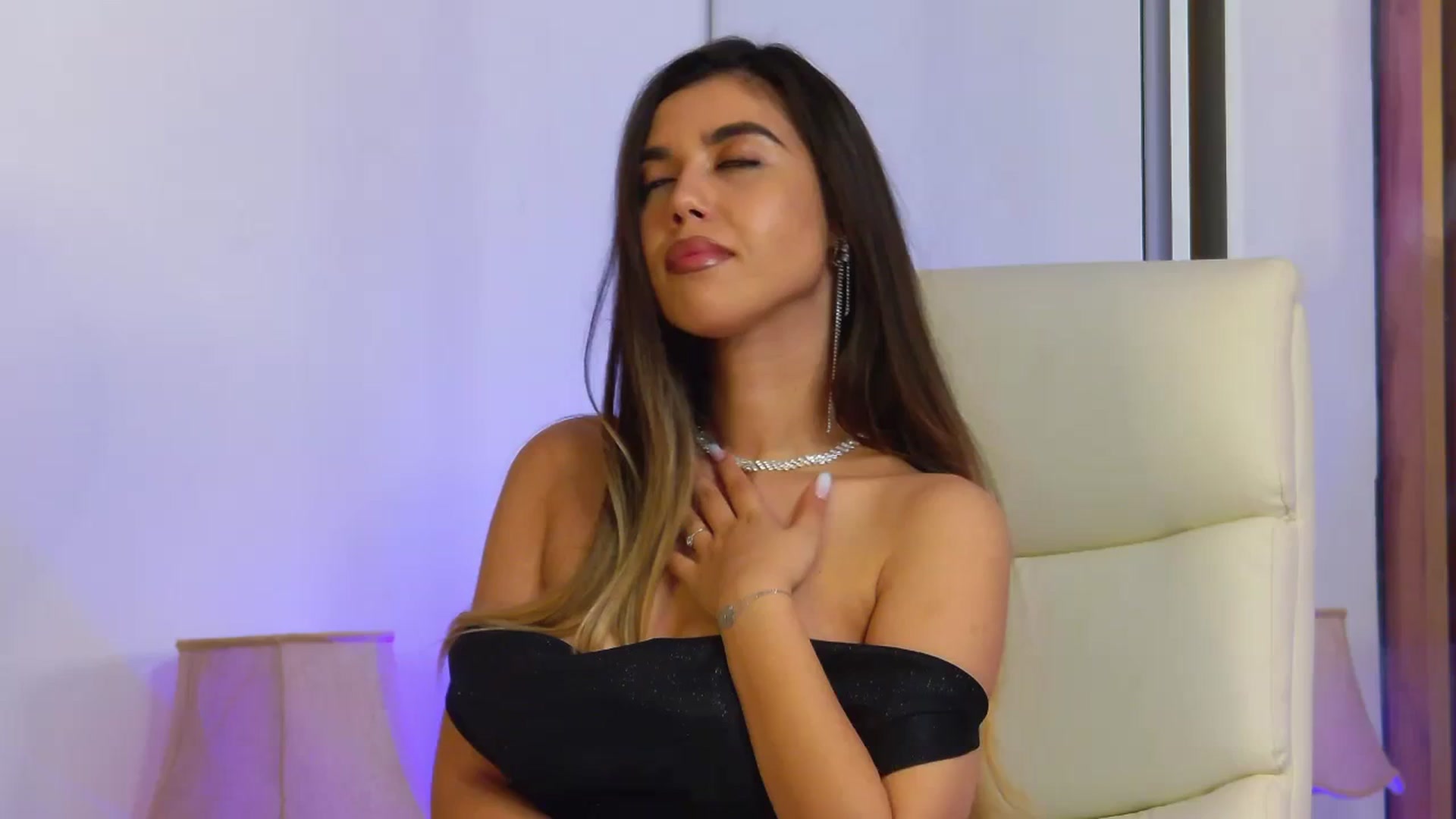 Gallery image thumbnail from ClaireJenner's myfreecams stream on, 01/17/2024, 12:00 image 1 of 20