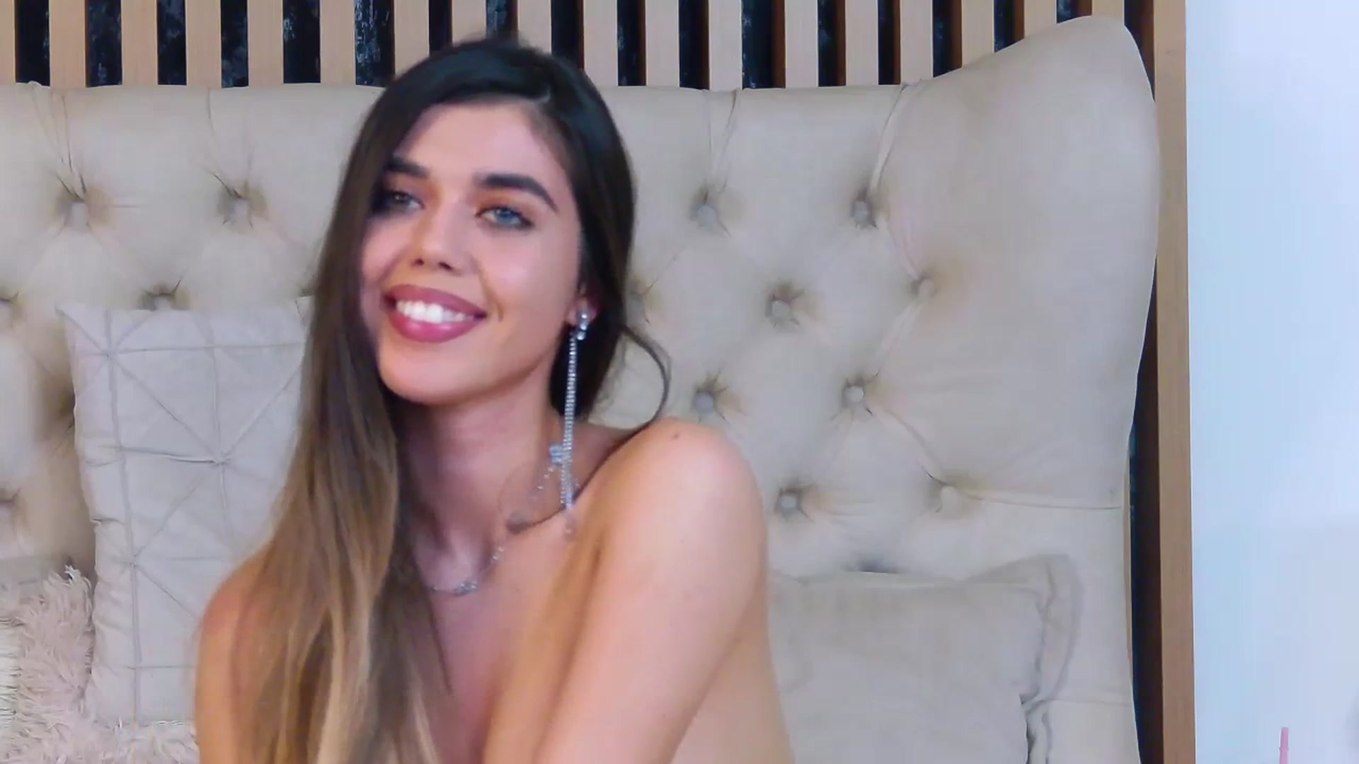 Gallery image thumbnail from ClaireJenner's myfreecams stream on, 01/22/2024, 10:37 image 19 of 20