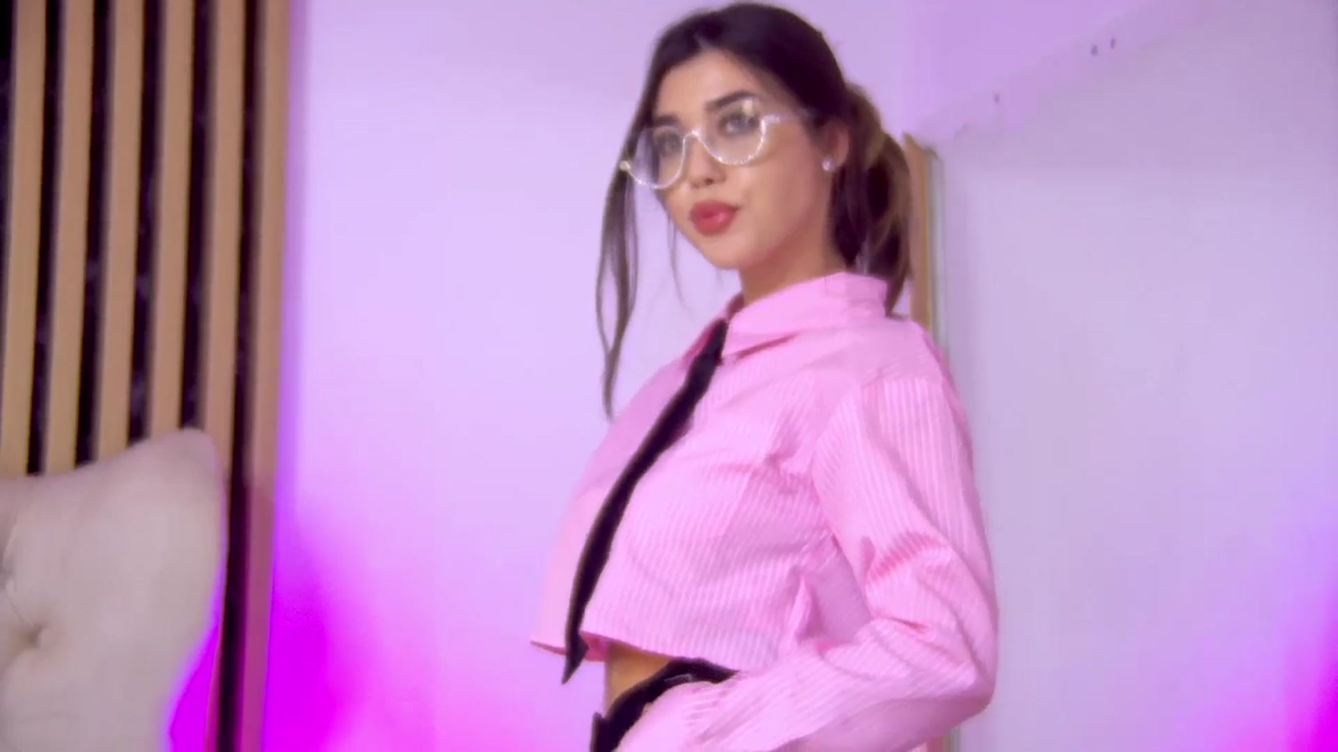 Gallery image thumbnail from ClaireJenner's myfreecams stream on, 12/07/2024, 13:27 image 4 of 20