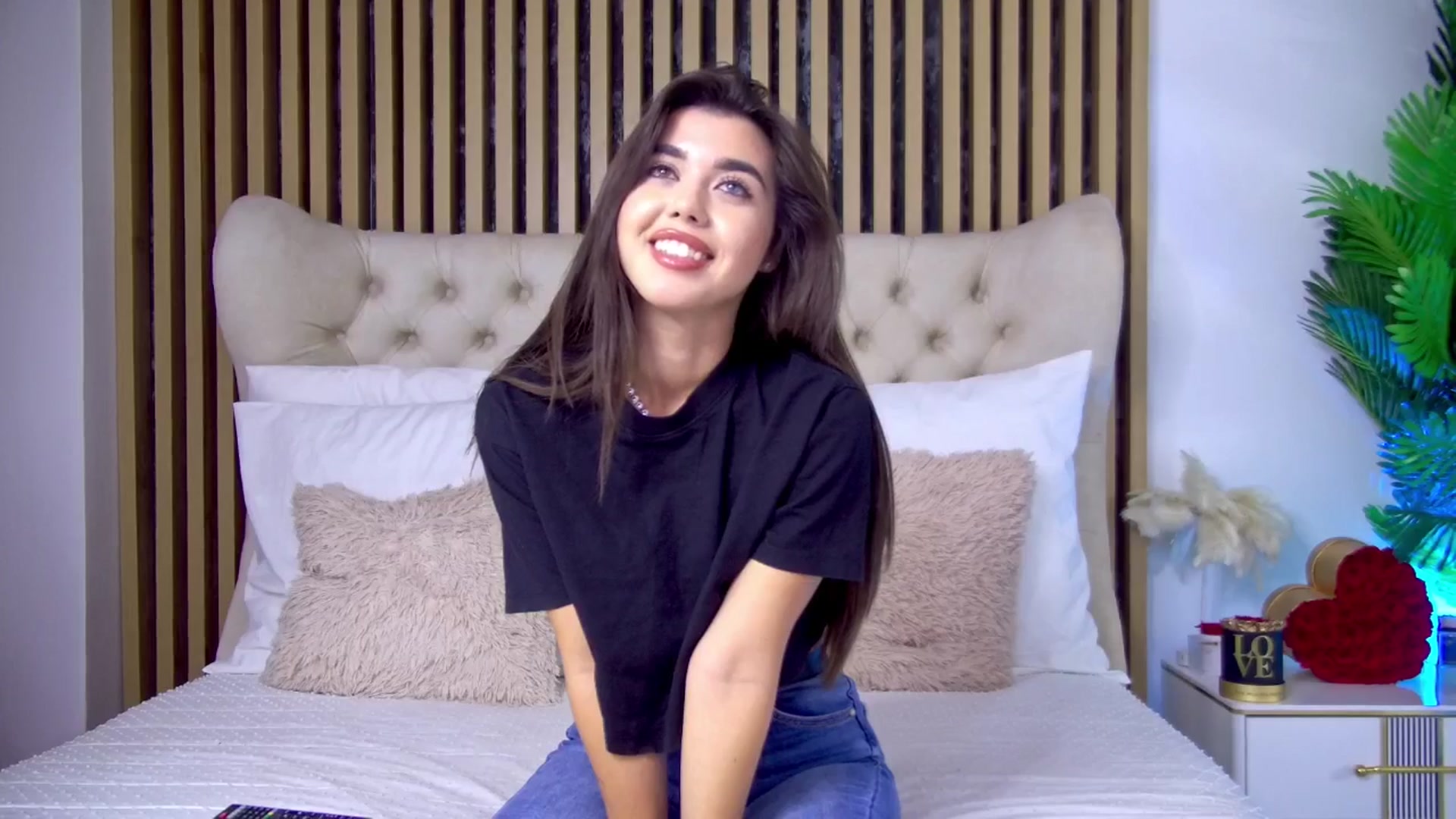 Gallery image thumbnail from ClaireJenner's myfreecams stream on, 04/15/2025, 13:23 image 18 of 20
