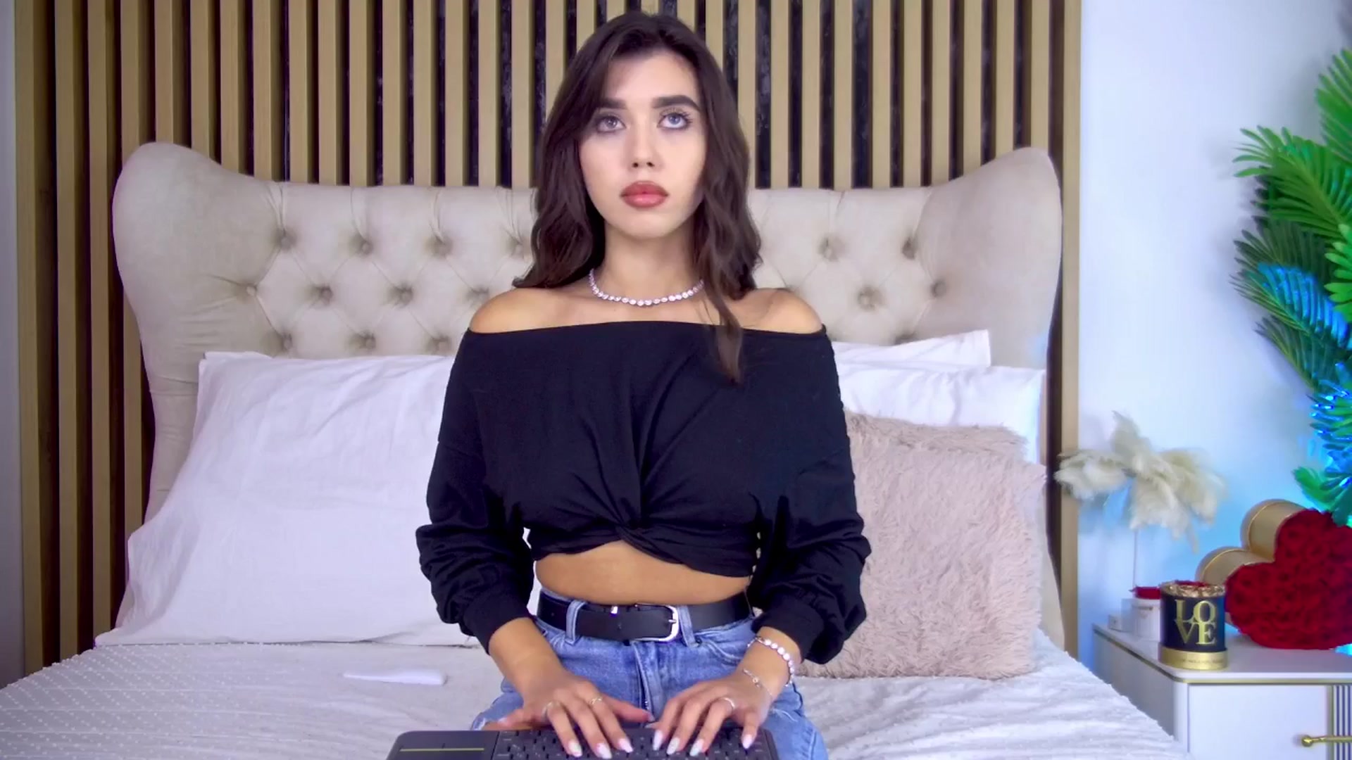 Gallery image thumbnail from ClaireJenner's myfreecams stream on, 04/19/2025, 11:51 image 18 of 20