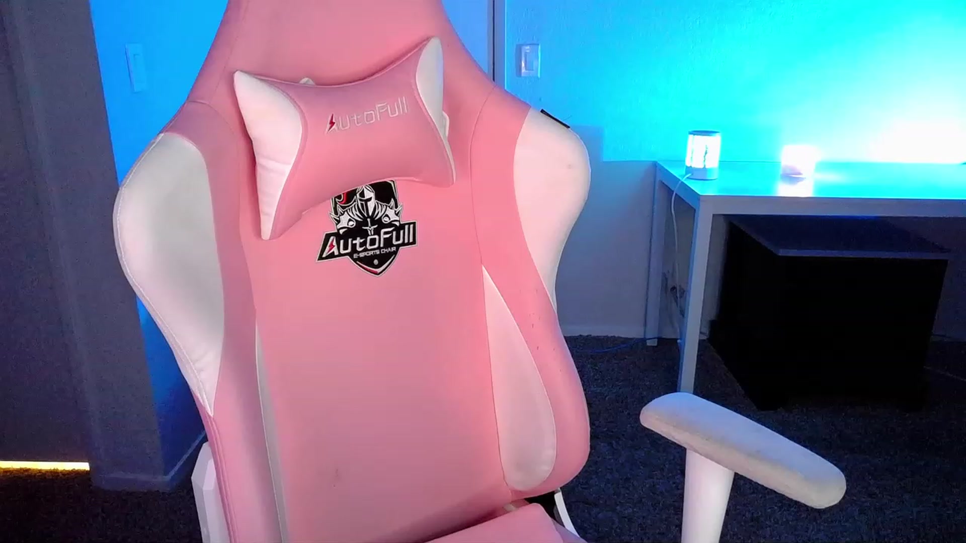 Gallery image thumbnail from ClaireMoonx's myfreecams stream on, 11/17/2022, 02:16 image 15 of 20