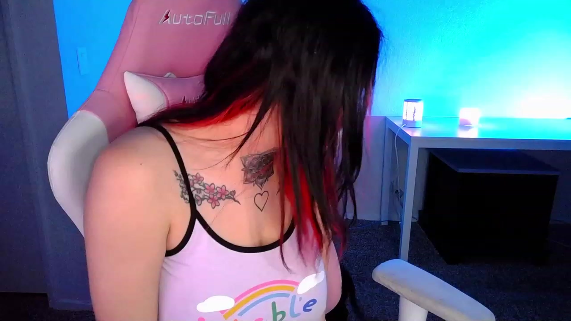 Gallery image thumbnail from ClaireMoonx's myfreecams stream on, 11/17/2022, 02:16 image 17 of 20