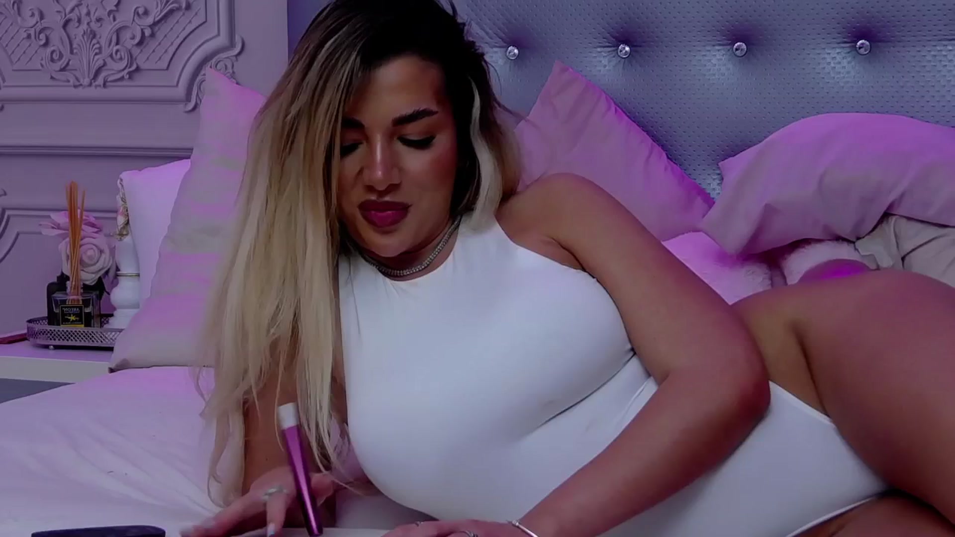 Gallery image thumbnail from ClaraHazel's myfreecams stream on, 04/03/2025, 16:05 image 20 of 20