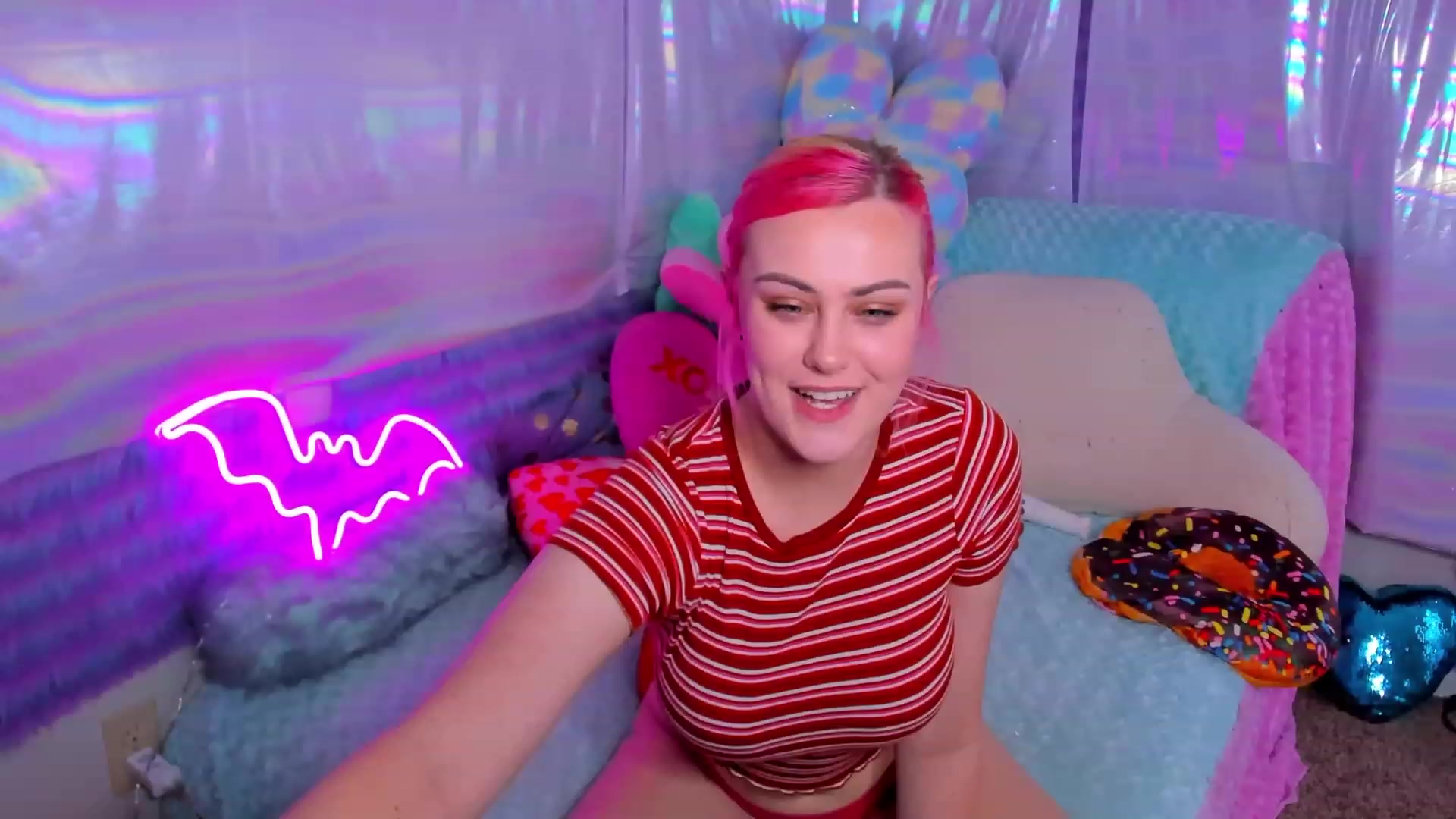 Gallery image thumbnail from ClaraKitty's myfreecams stream on, 06/04/2023, 23:33 image 5 of 20