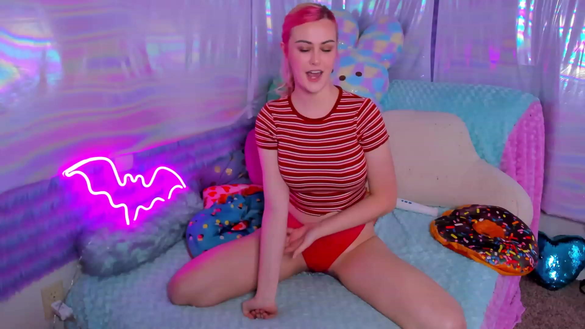 Gallery image thumbnail from ClaraKitty's myfreecams stream on, 06/04/2023, 23:33 image 18 of 20