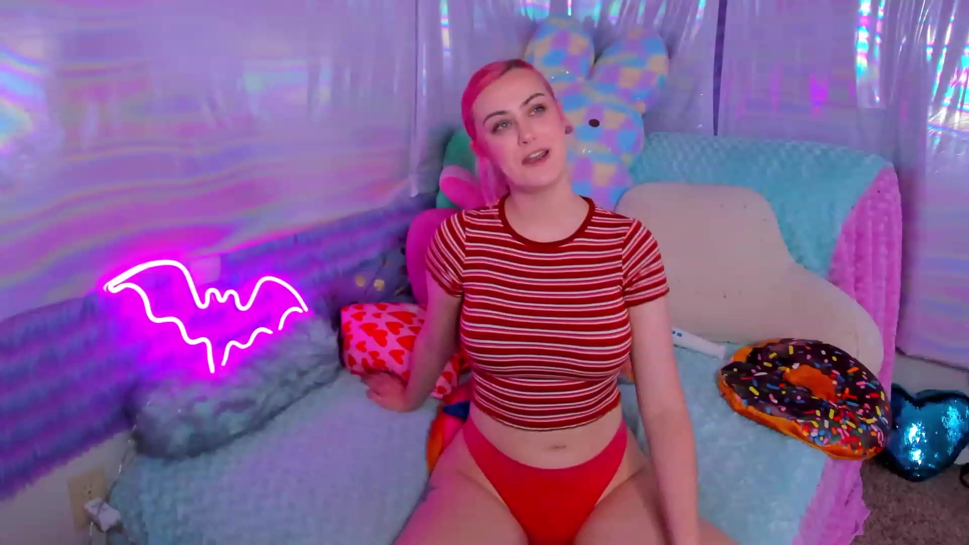Gallery image thumbnail from ClaraKitty's myfreecams stream on, 06/04/2023, 23:33 image 1 of 20