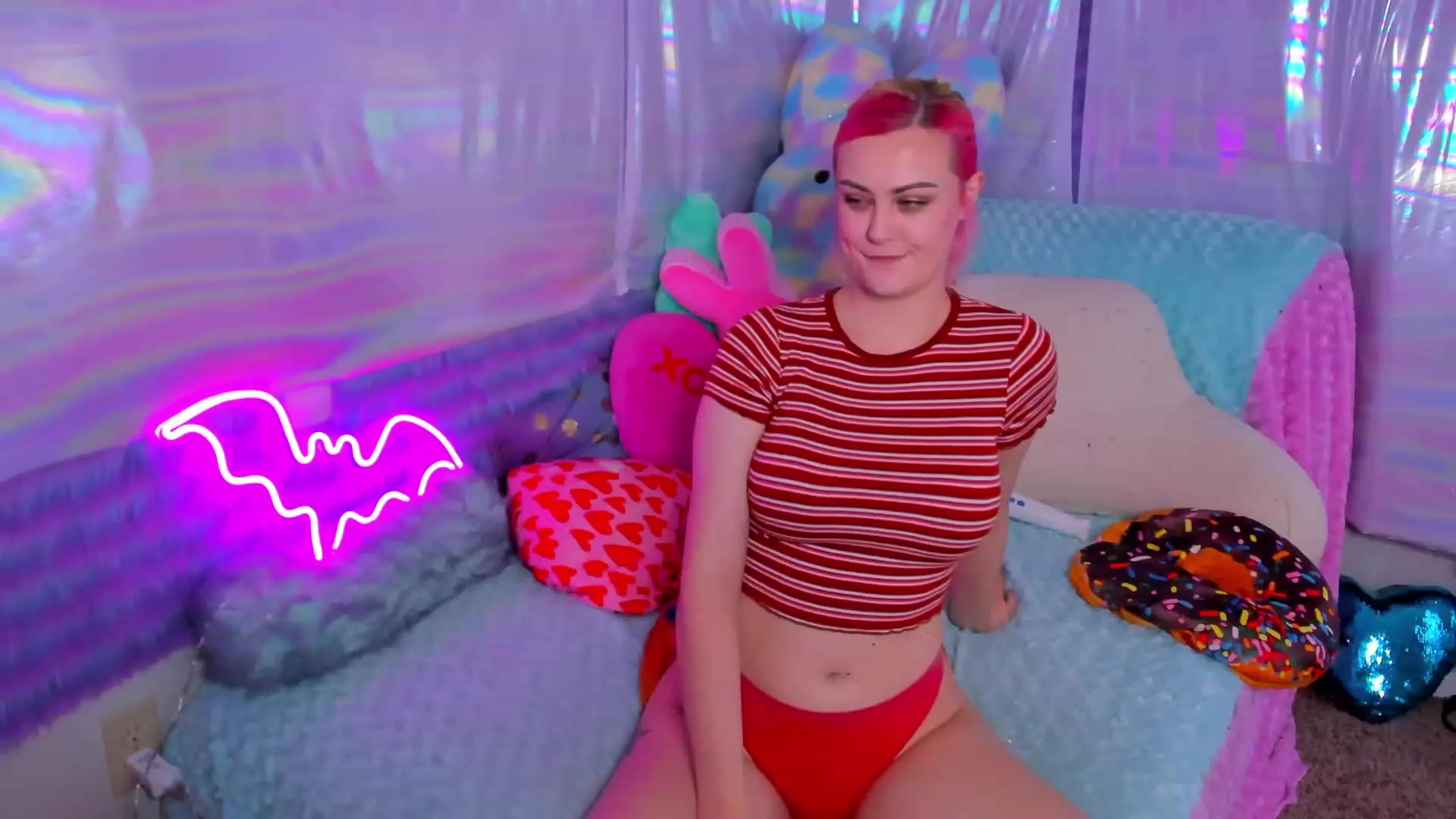 Gallery image thumbnail from ClaraKitty's myfreecams stream on, 06/04/2023, 23:33 image 6 of 20