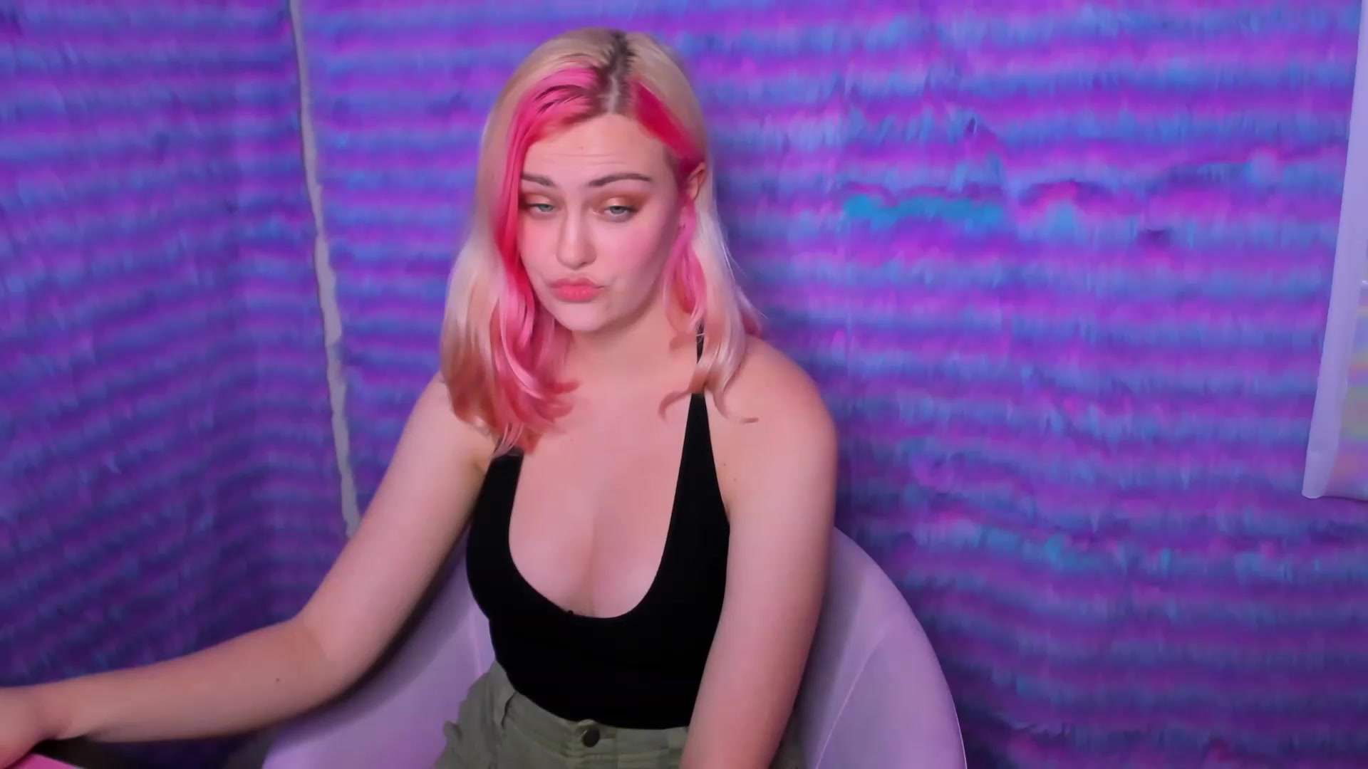 Gallery image thumbnail from ClaraKitty's myfreecams stream on, 06/09/2023, 03:04 image 13 of 20
