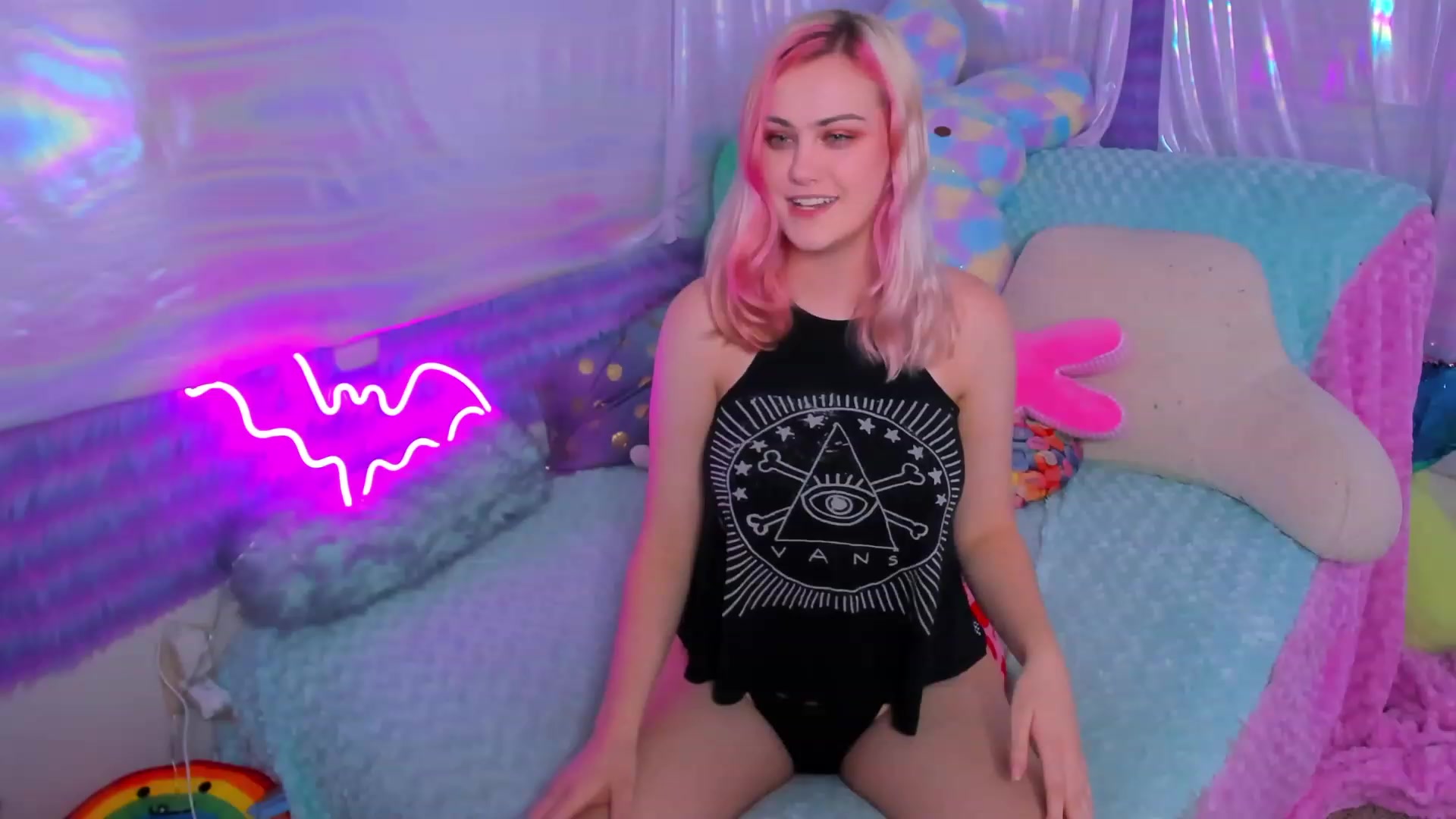 Gallery image thumbnail from ClaraKitty's myfreecams stream on, 06/18/2023, 04:17 image 17 of 20