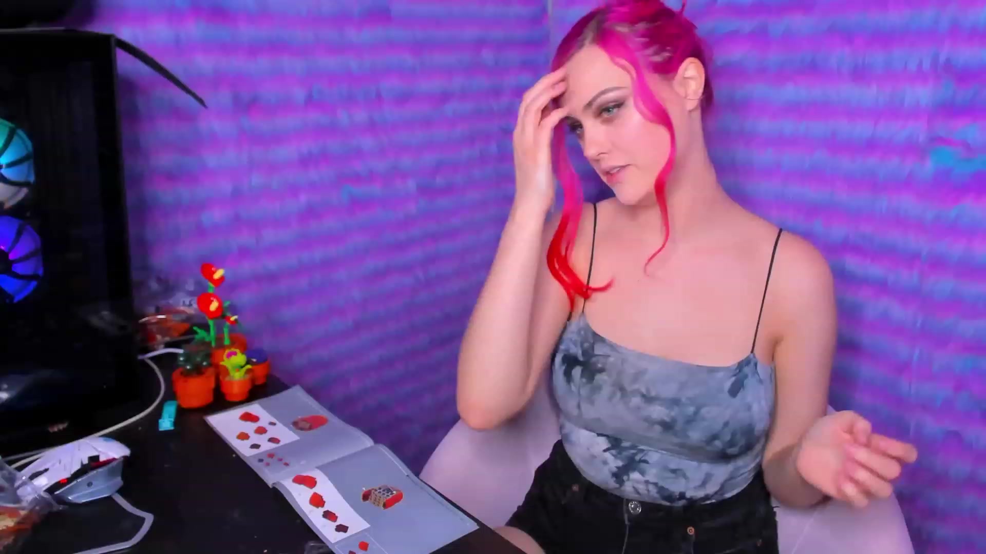 Gallery image thumbnail from ClaraKitty's myfreecams stream on, 02/09/2024, 03:16 image 12 of 20