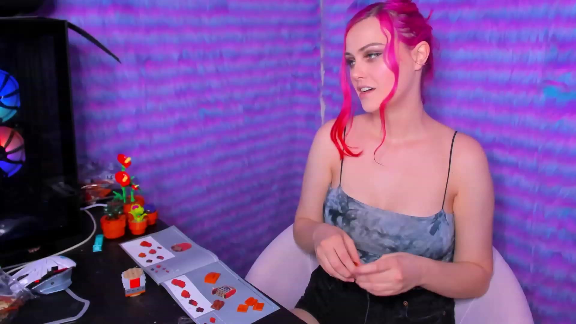 Gallery image thumbnail from ClaraKitty's myfreecams stream on, 02/09/2024, 03:16 image 10 of 20