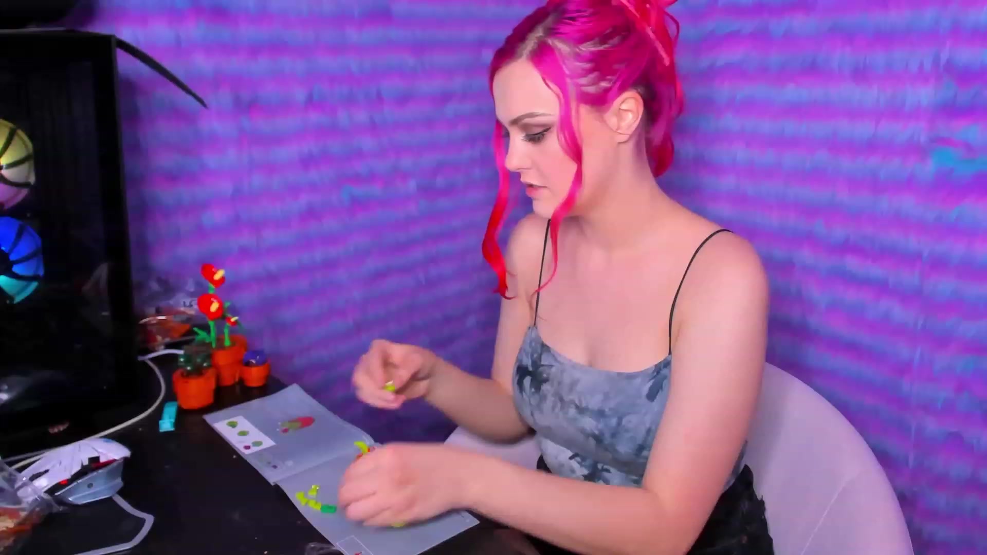 Gallery image thumbnail from ClaraKitty's myfreecams stream on, 02/09/2024, 03:16 image 4 of 20