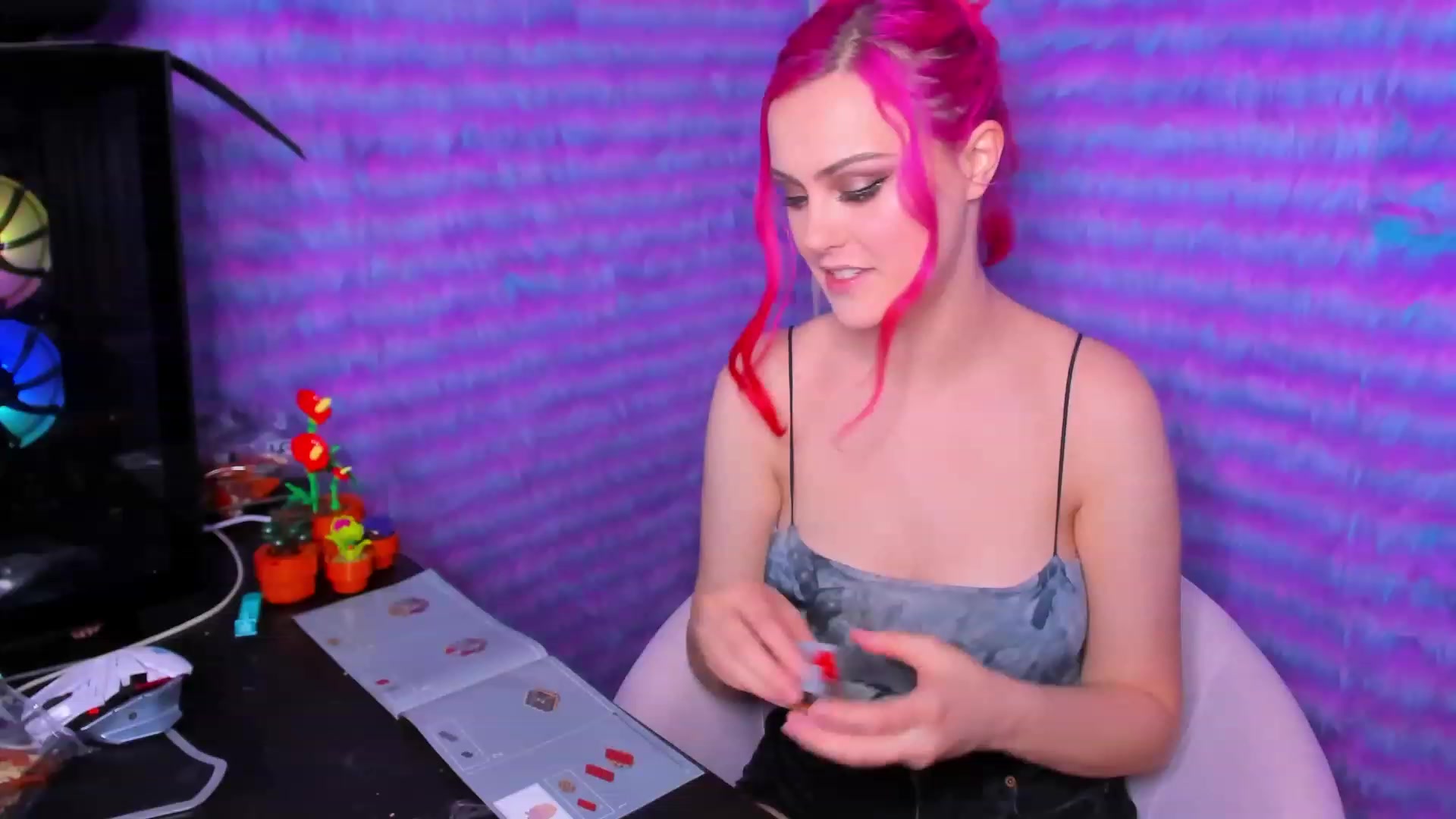 Gallery image thumbnail from ClaraKitty's myfreecams stream on, 02/09/2024, 03:16 image 9 of 20
