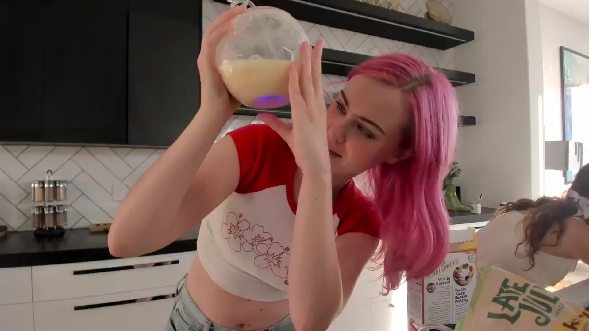 Gallery image thumbnail from ClaraKitty's myfreecams stream on, 06/06/2024, 02:33 image 6 of 20