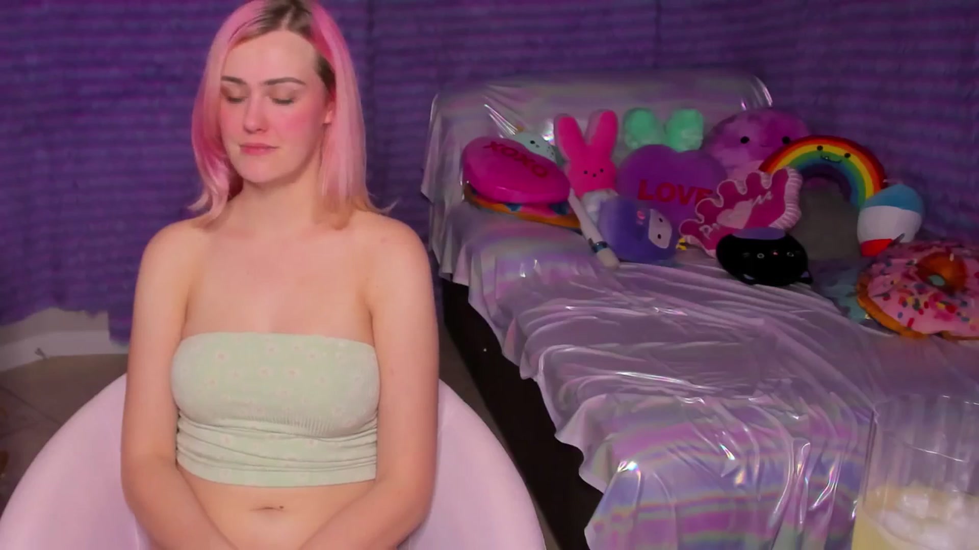 Gallery image thumbnail from ClaraKitty's myfreecams stream on, 10/19/2024, 05:48 image 19 of 20