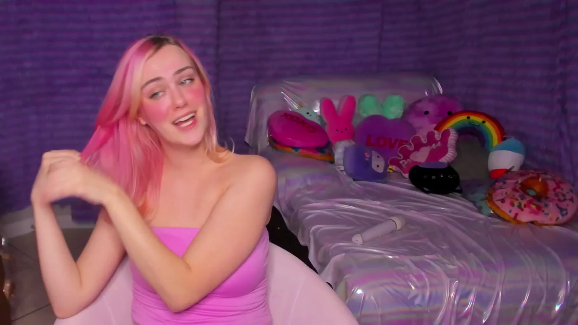 Gallery image thumbnail from ClaraKitty's myfreecams stream on, 10/20/2024, 04:49 image 2 of 20