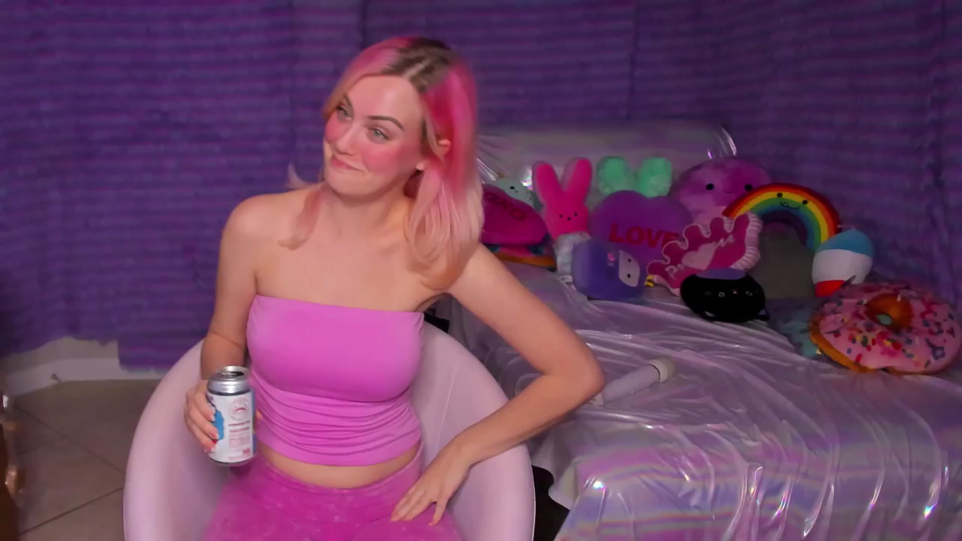 Gallery image thumbnail from ClaraKitty's myfreecams stream on, 10/20/2024, 04:49 image 12 of 20