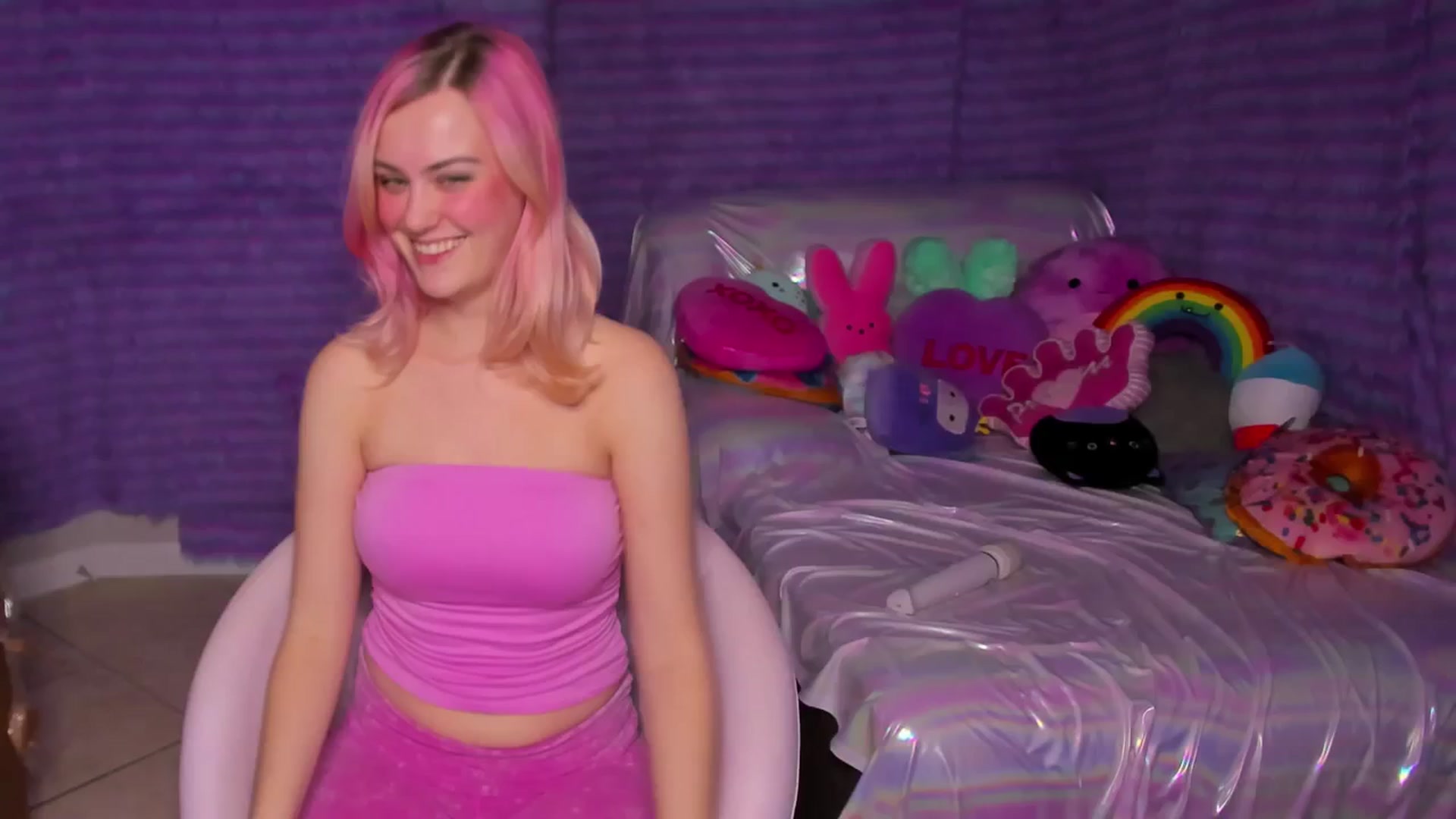 Gallery image thumbnail from ClaraKitty's myfreecams stream on, 10/20/2024, 04:49 image 7 of 20