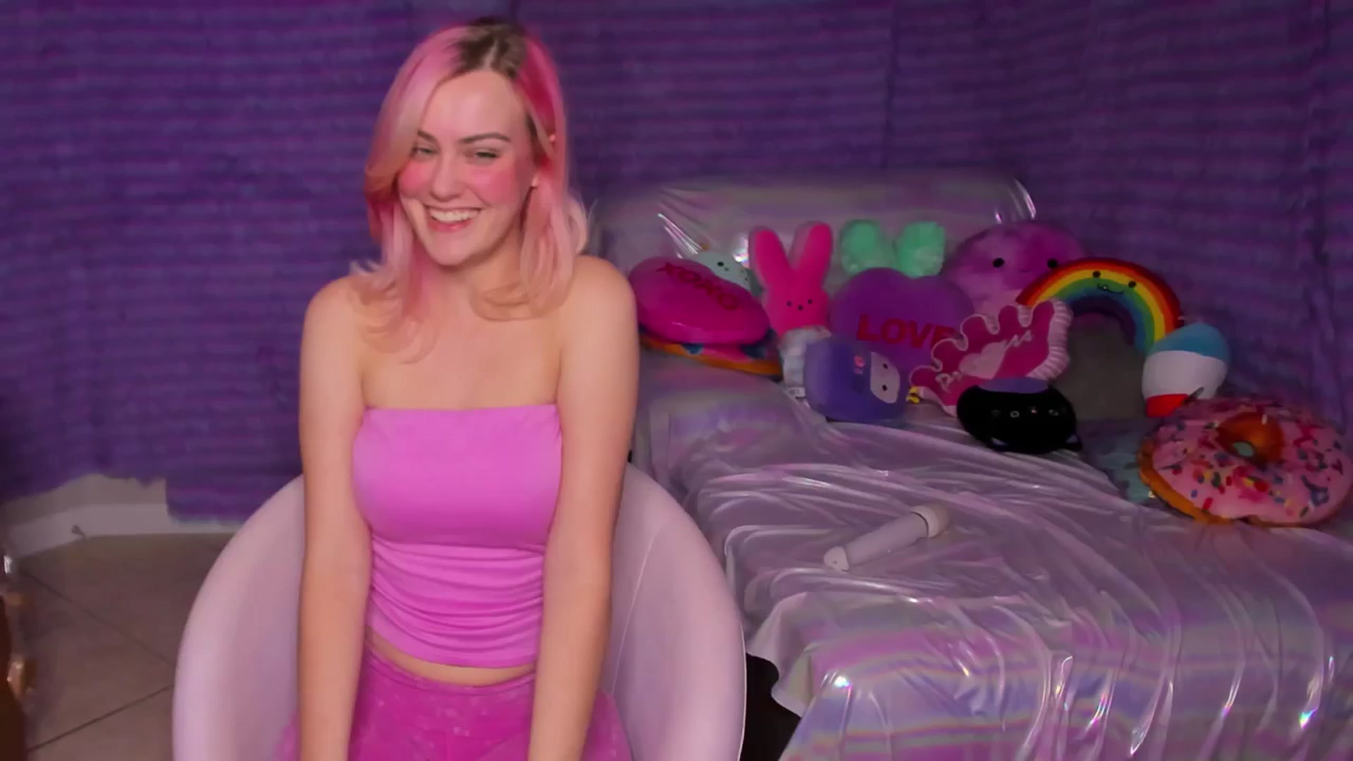 Gallery image thumbnail from ClaraKitty's myfreecams stream on, 10/20/2024, 04:49 image 13 of 20