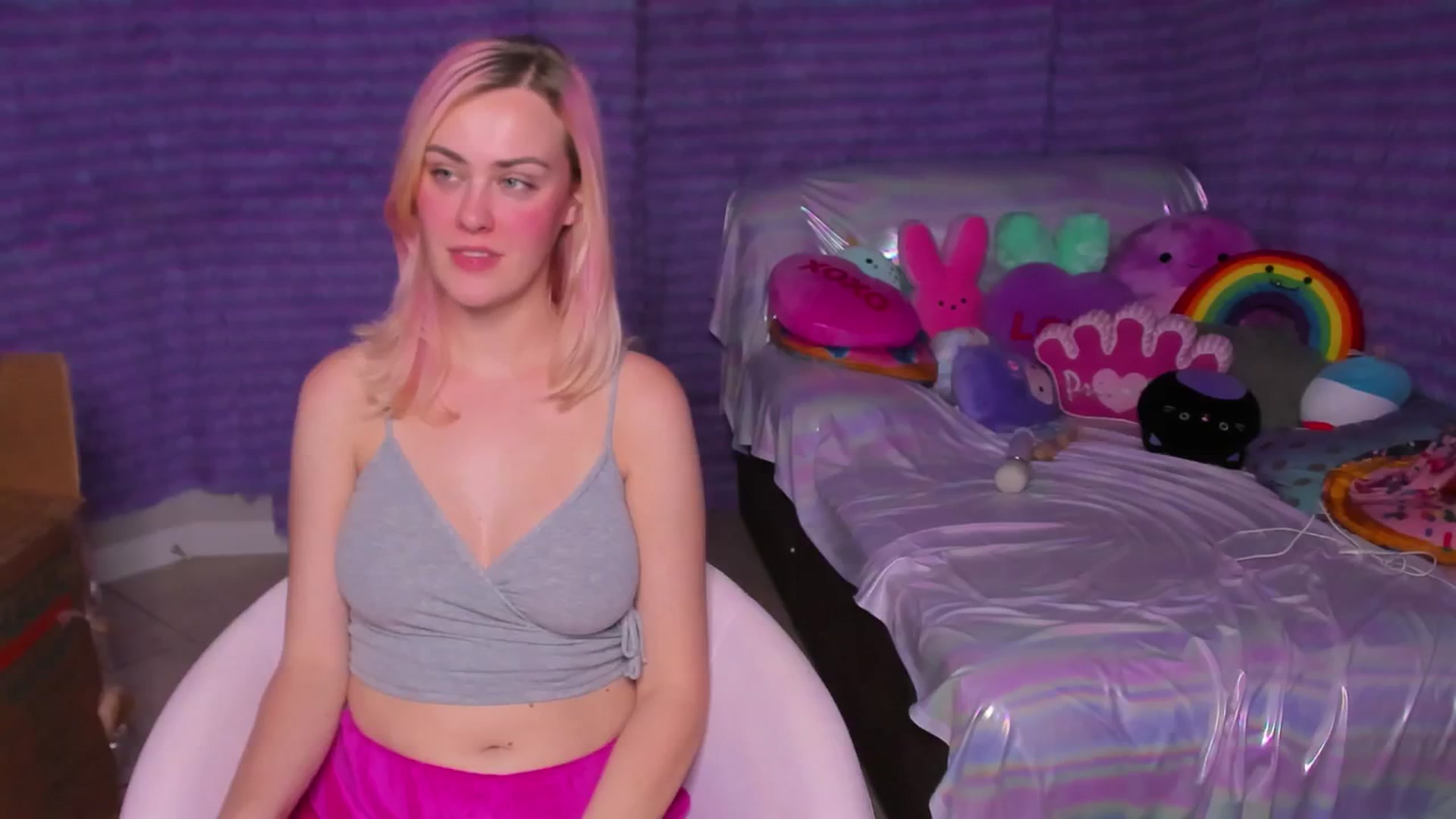 Gallery image thumbnail from ClaraKitty's myfreecams stream on, 10/30/2024, 04:59 image 14 of 20