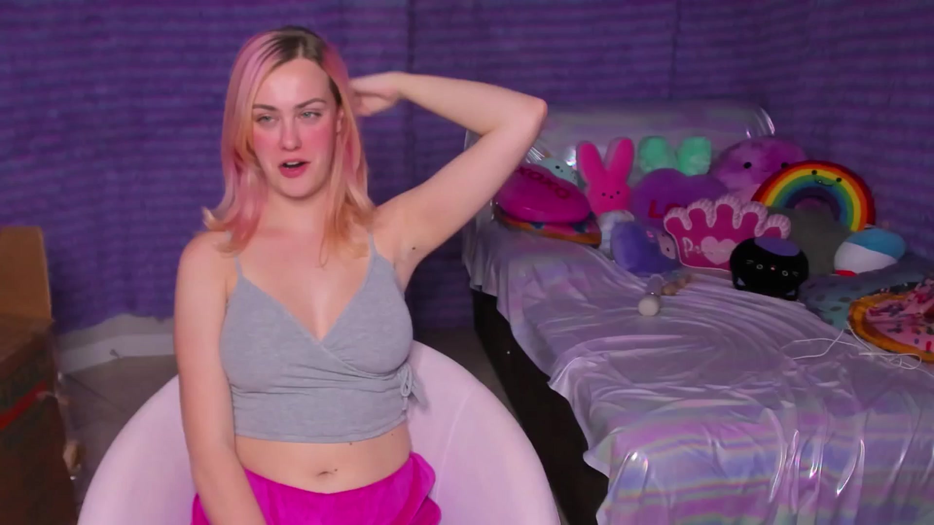 Gallery image thumbnail from ClaraKitty's myfreecams stream on, 10/30/2024, 04:59 image 15 of 20