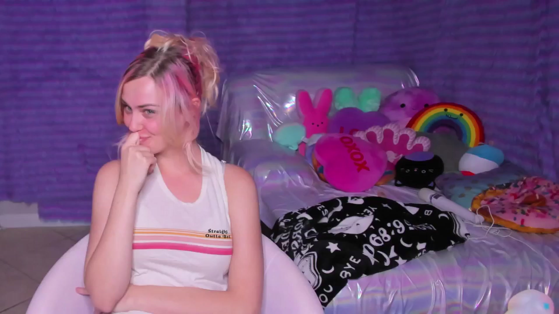 Gallery image thumbnail from ClaraKitty's myfreecams stream on, 10/31/2024, 03:19 image 2 of 20