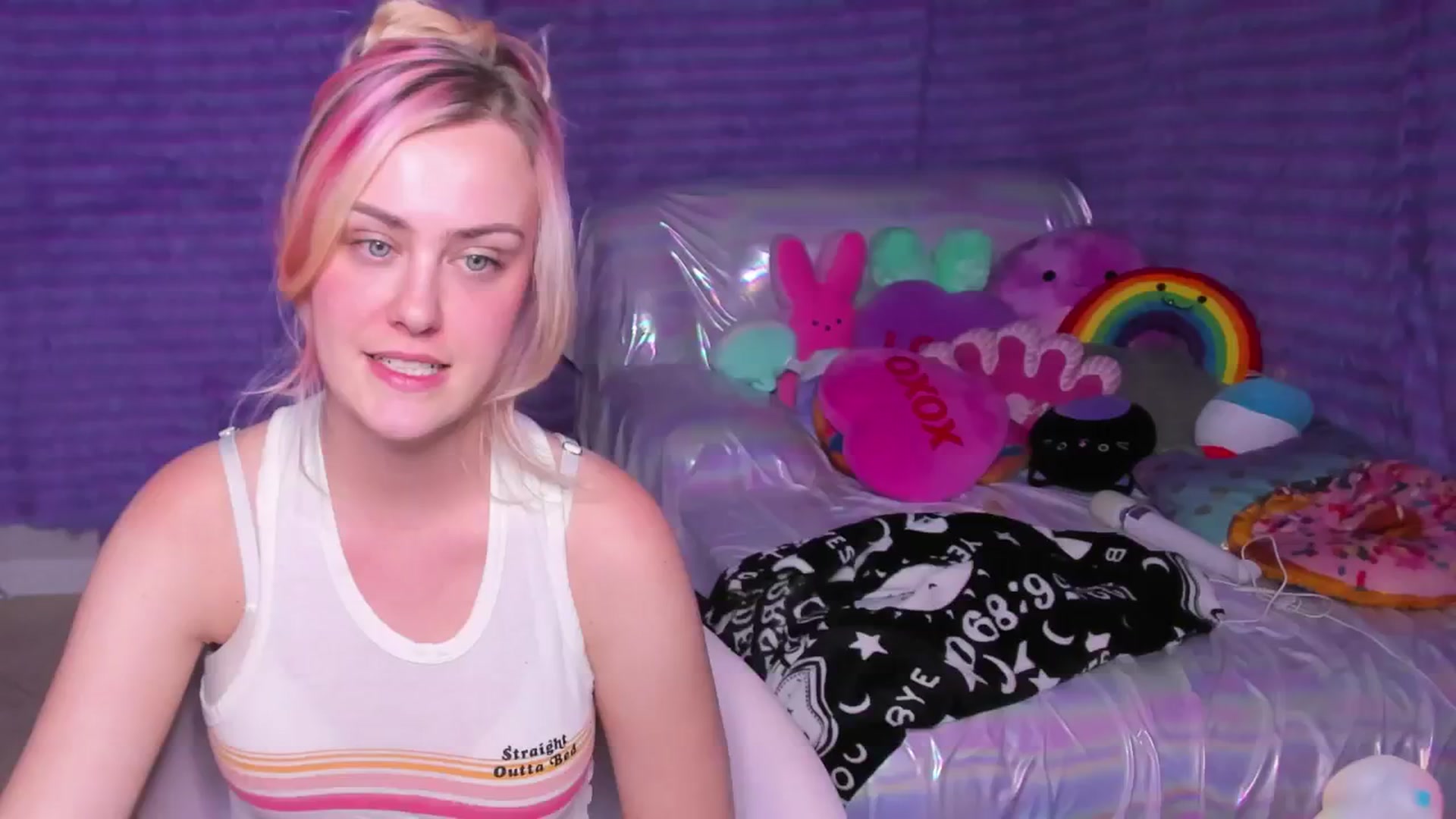 Gallery image thumbnail from ClaraKitty's myfreecams stream on, 10/31/2024, 03:19 image 3 of 20