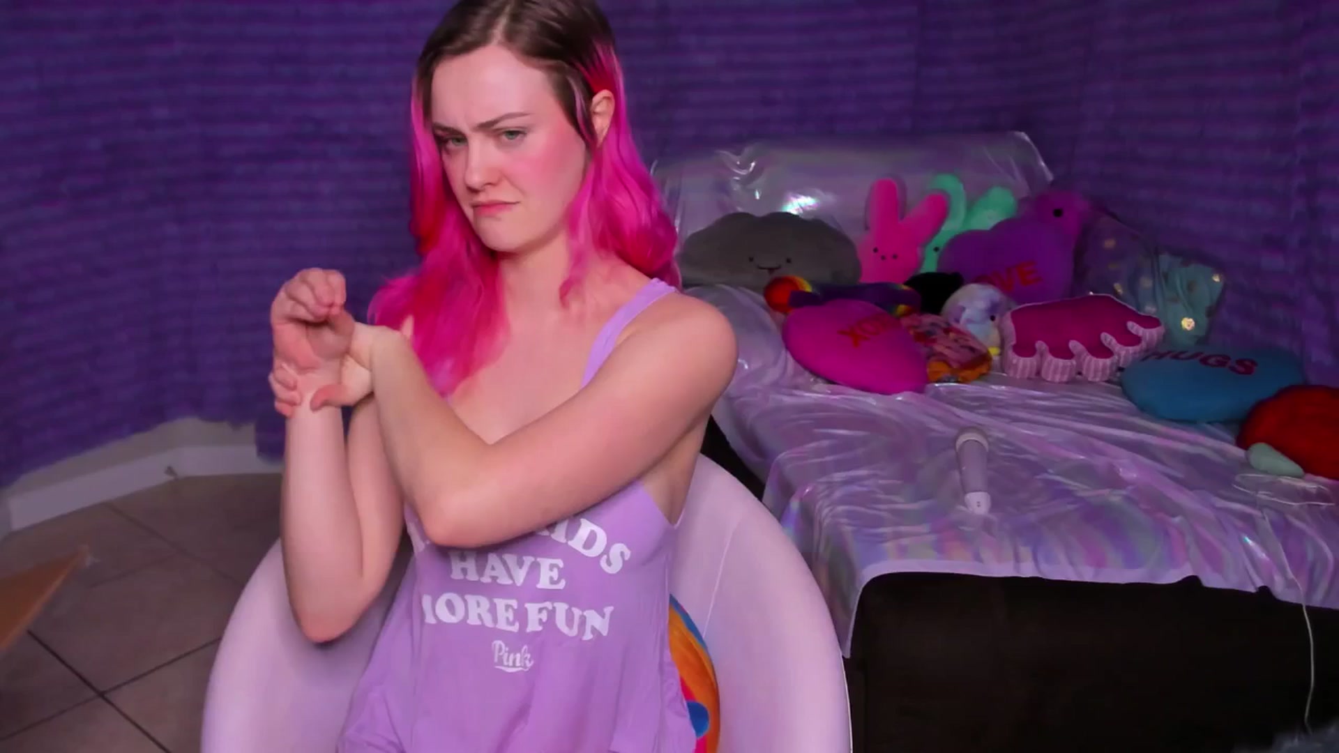 Gallery image thumbnail from ClaraKitty's myfreecams stream on, 03/19/2025, 05:34 image 11 of 20