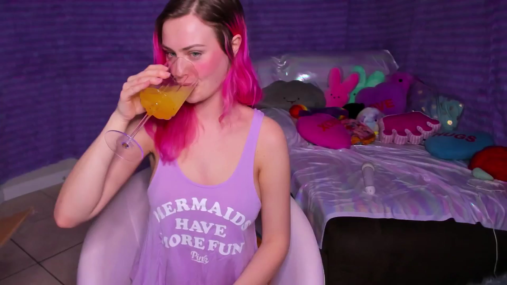 Gallery image thumbnail from ClaraKitty's myfreecams stream on, 03/19/2025, 05:34 image 7 of 20