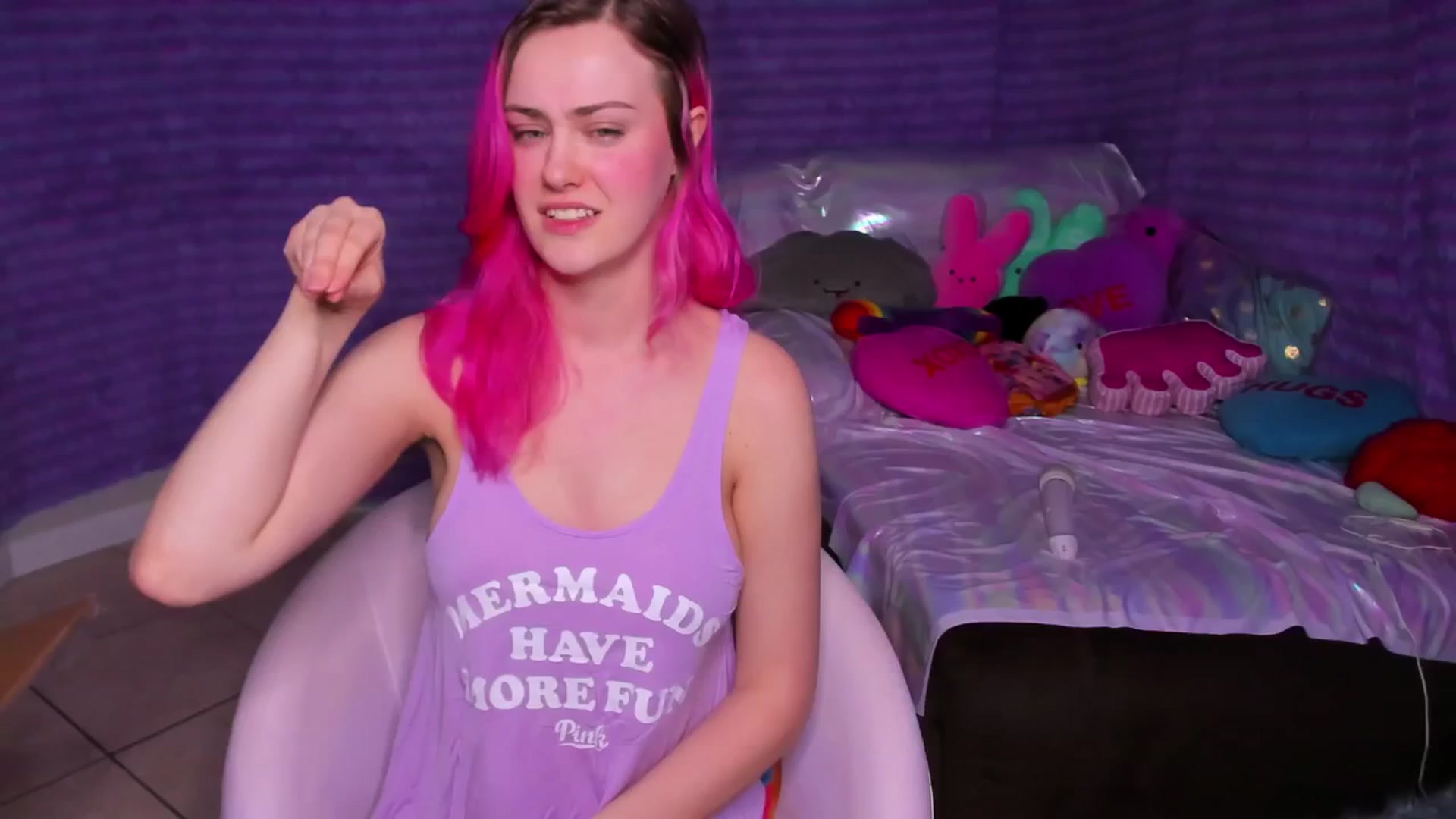Gallery image thumbnail from ClaraKitty's myfreecams stream on, 03/19/2025, 05:34 image 10 of 20