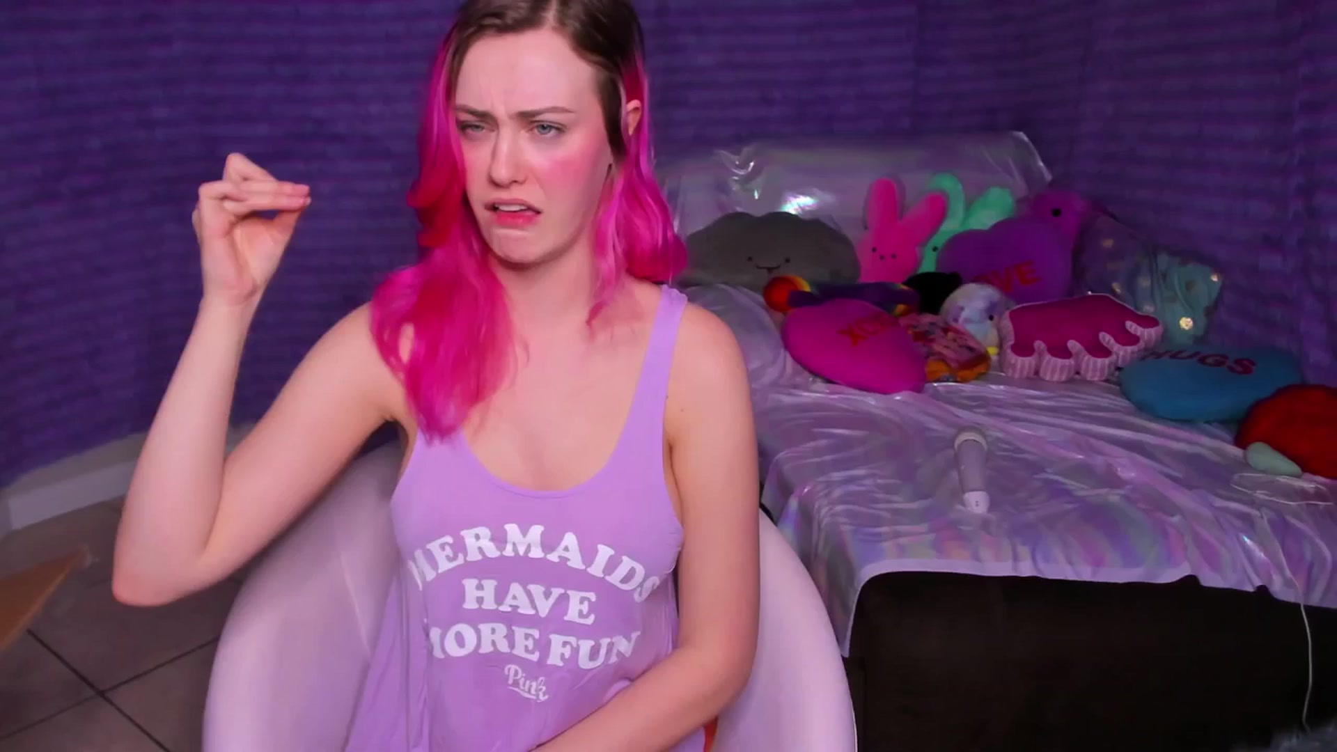 Gallery image thumbnail from ClaraKitty's myfreecams stream on, 03/19/2025, 05:34 image 6 of 20