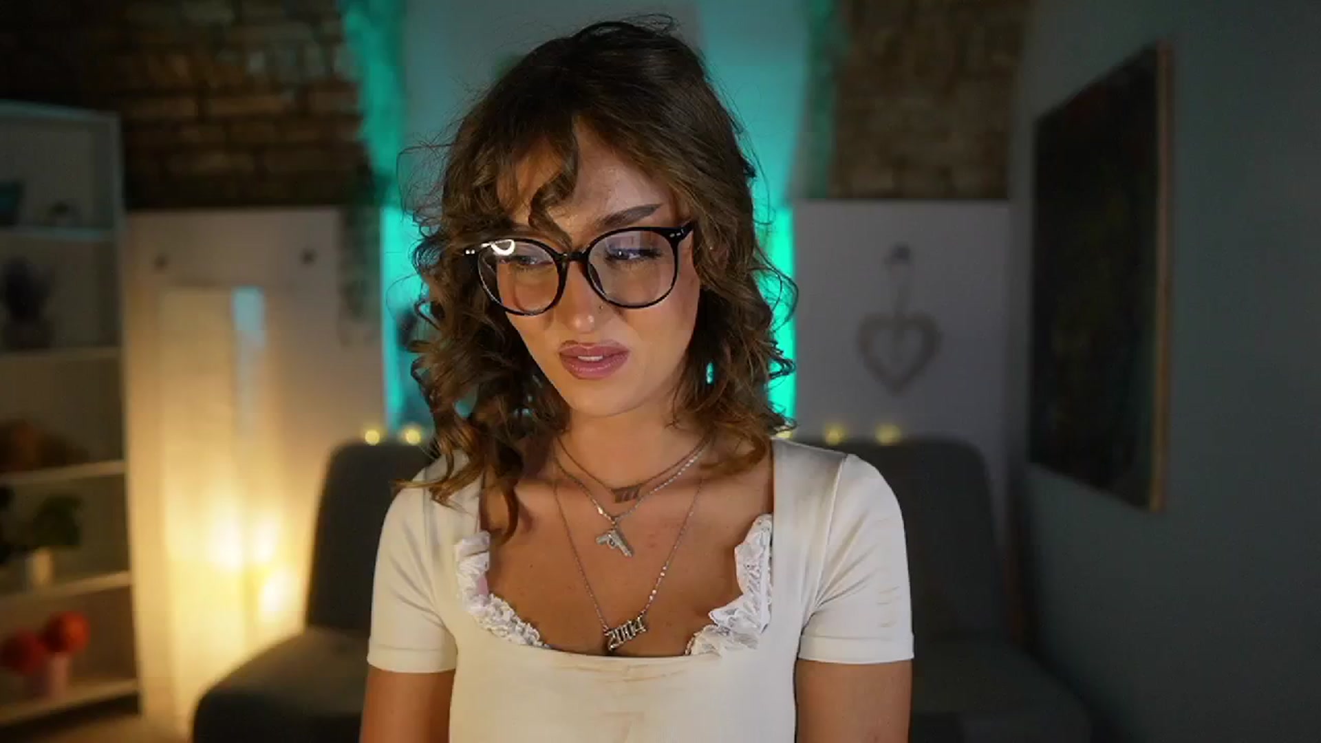 Gallery image thumbnail from Clara_Mia's myfreecams stream on, 02/01/2025, 21:36 image 12 of 20