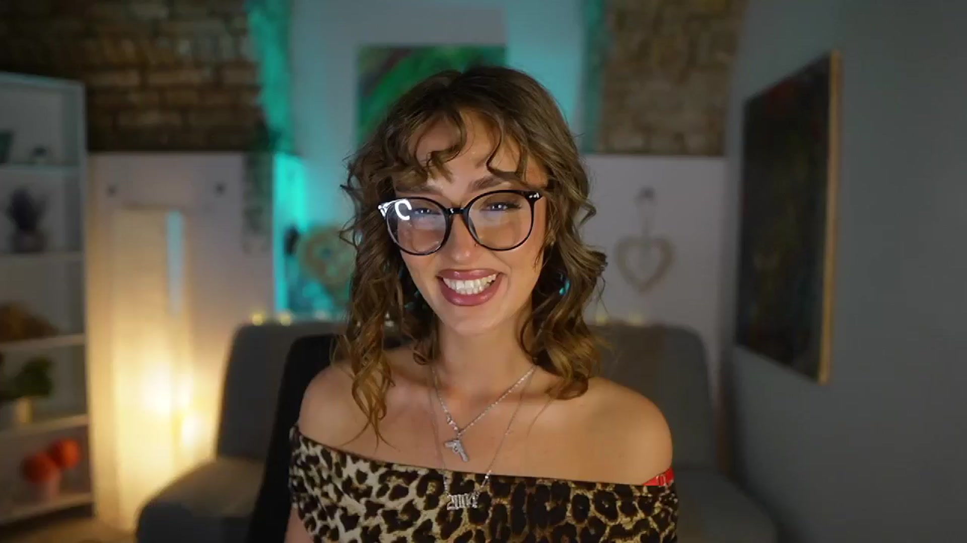Gallery image thumbnail from Clara_Mia's myfreecams stream on, 02/04/2025, 23:12 image 5 of 20