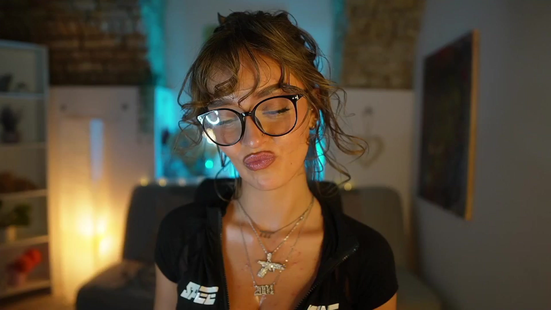 Gallery image thumbnail from Clara_Mia's myfreecams stream on, 02/13/2025, 01:15 image 13 of 20