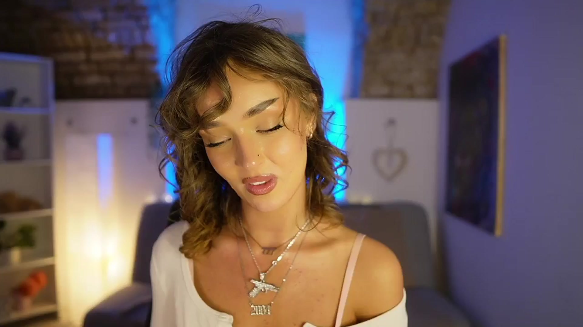 Gallery image thumbnail from Clara_Mia's myfreecams stream on, 02/13/2025, 22:45 image 19 of 20