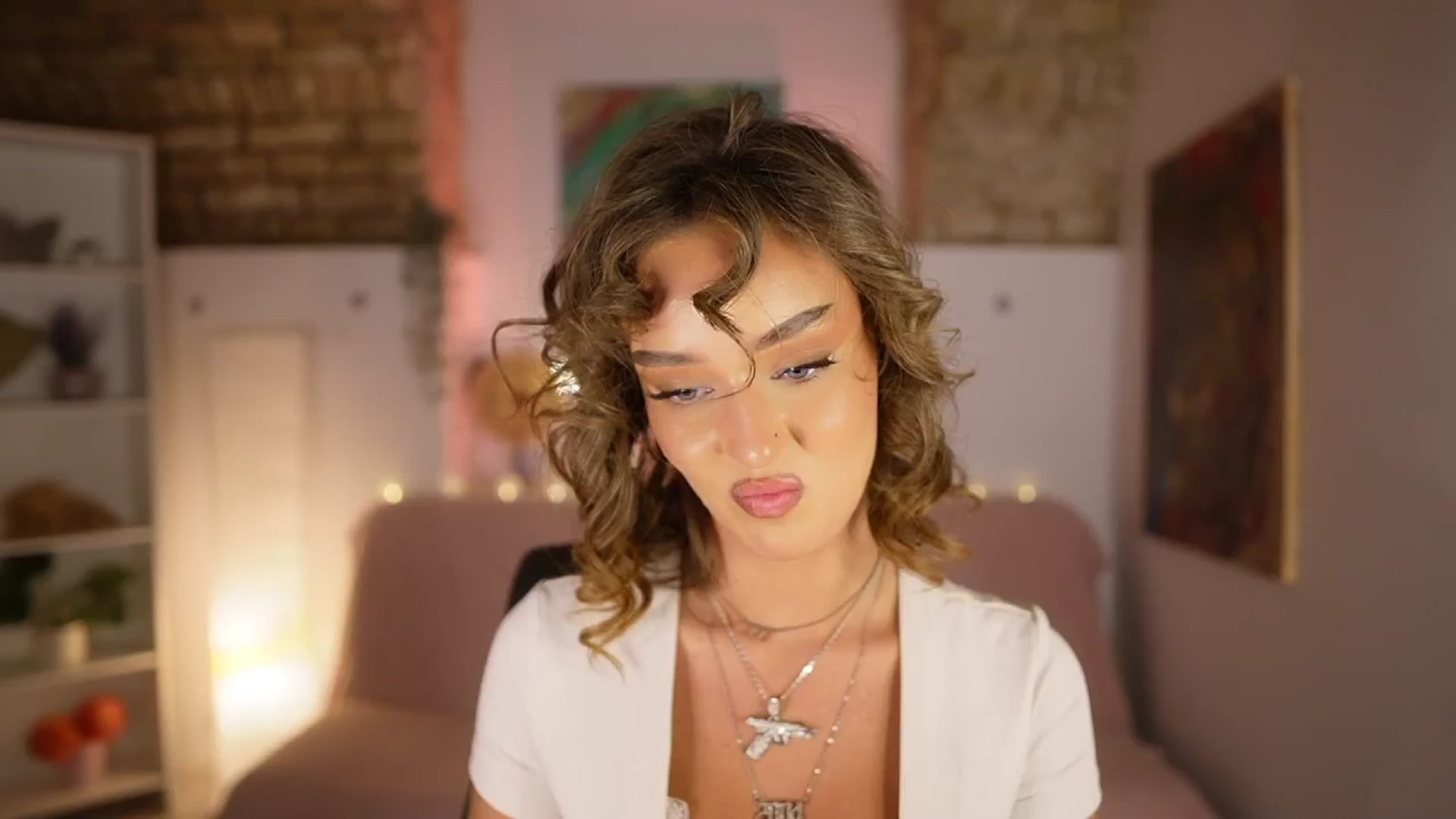 Gallery image thumbnail from Clara_Mia's myfreecams stream on, 02/25/2025, 24:01 image 14 of 20