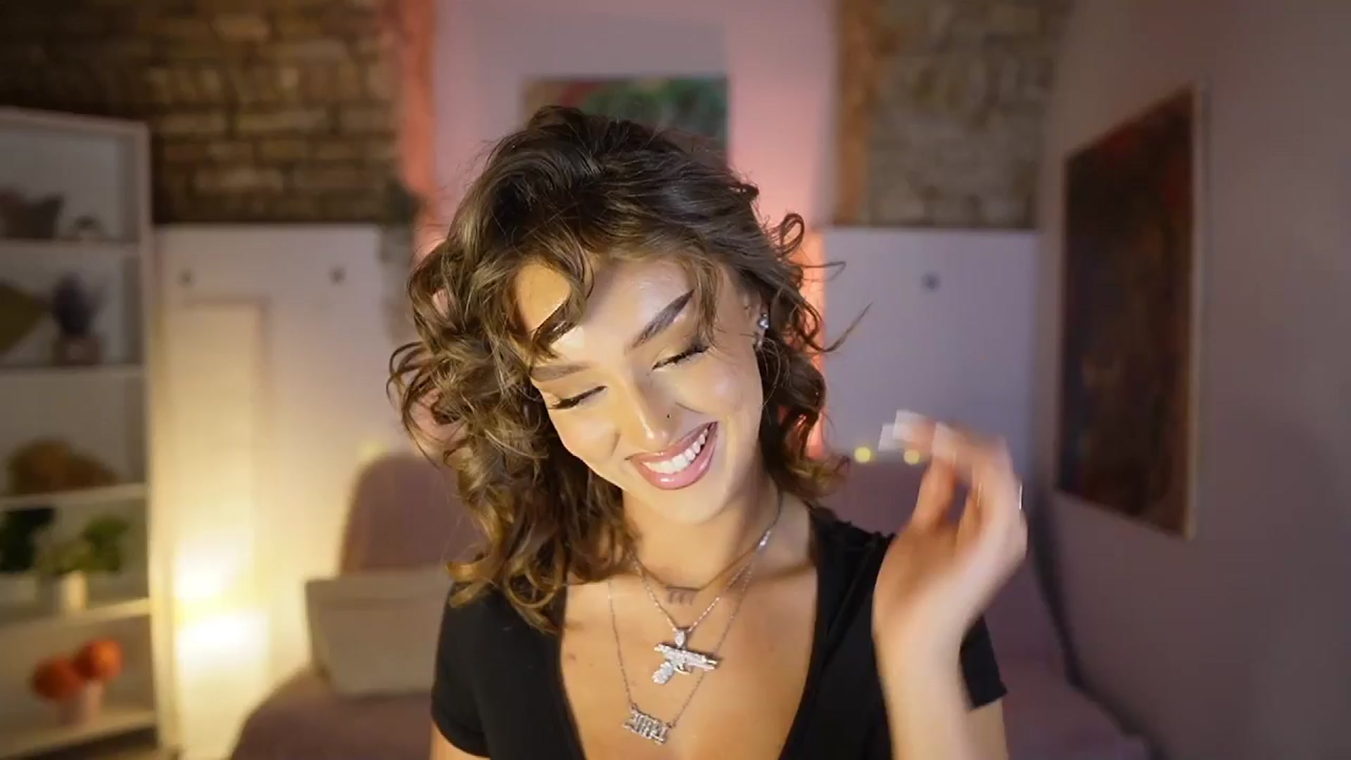 Gallery image thumbnail from Clara_Mia's myfreecams stream on, 03/01/2025, 20:12 image 7 of 20