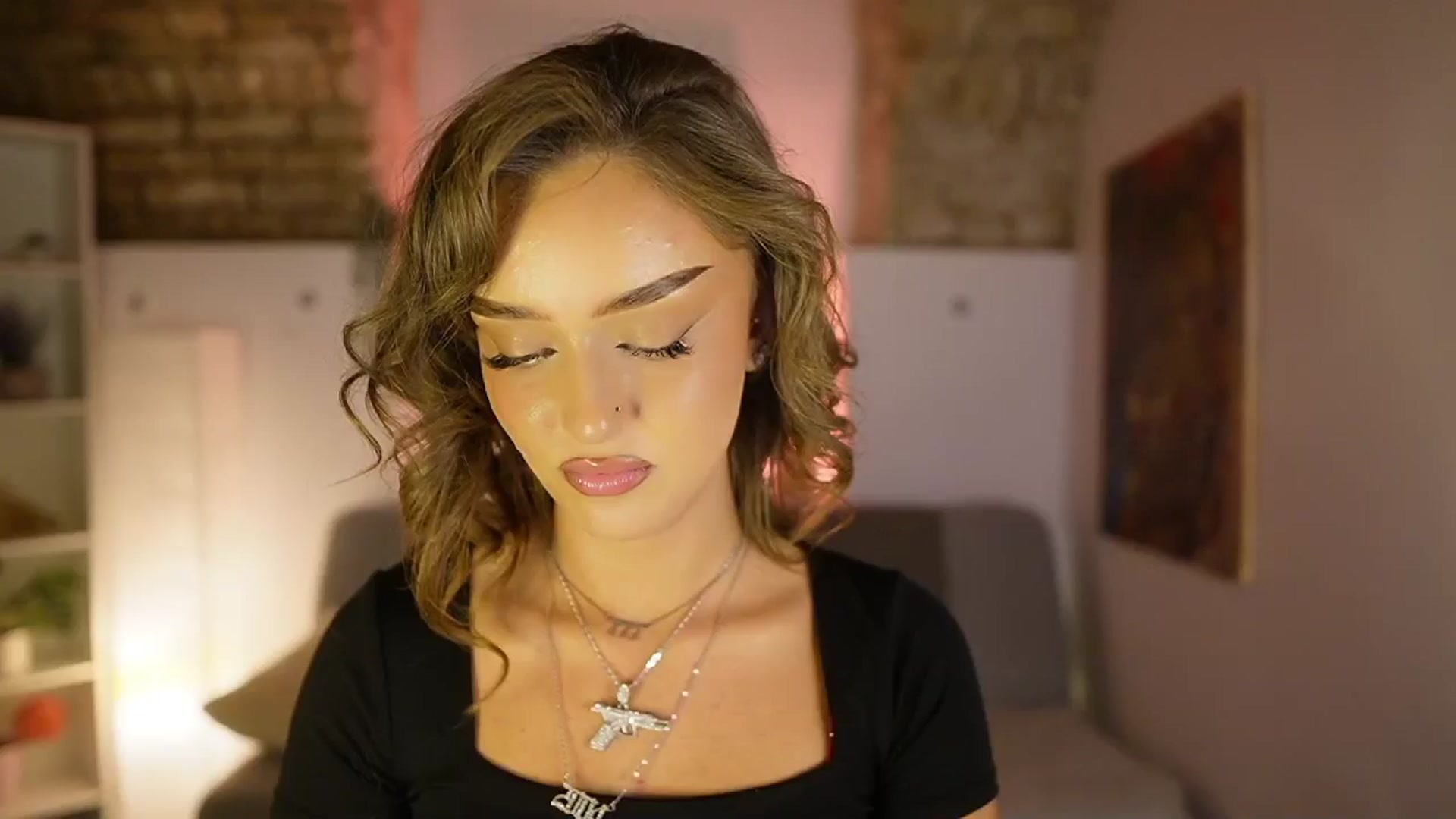Gallery image thumbnail from Clara_Mia's myfreecams stream on, 03/19/2025, 21:57 image 3 of 20