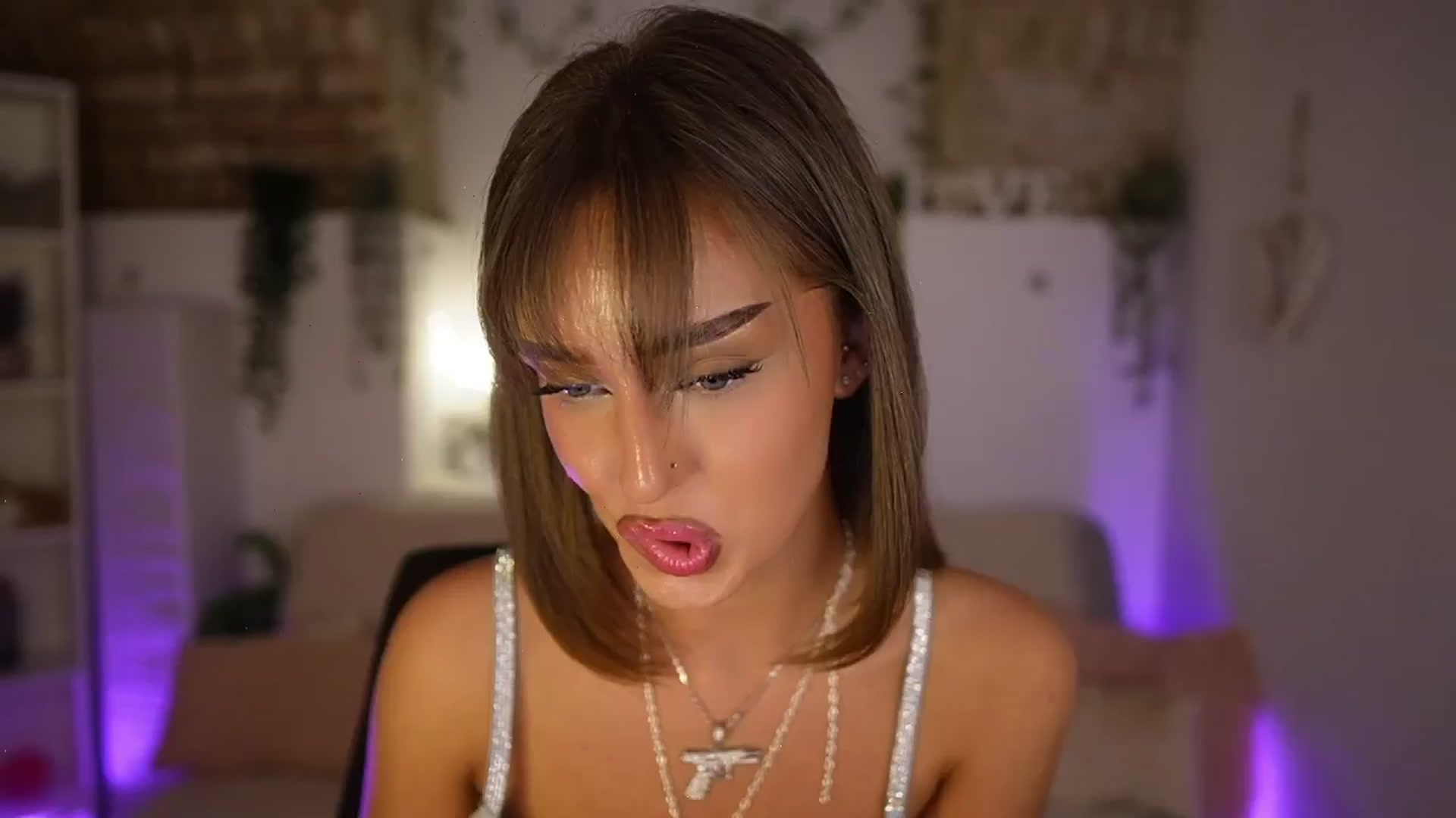 Gallery image thumbnail from Clara_Mia's myfreecams stream on, 05/27/2025, 23:29 image 1 of 20