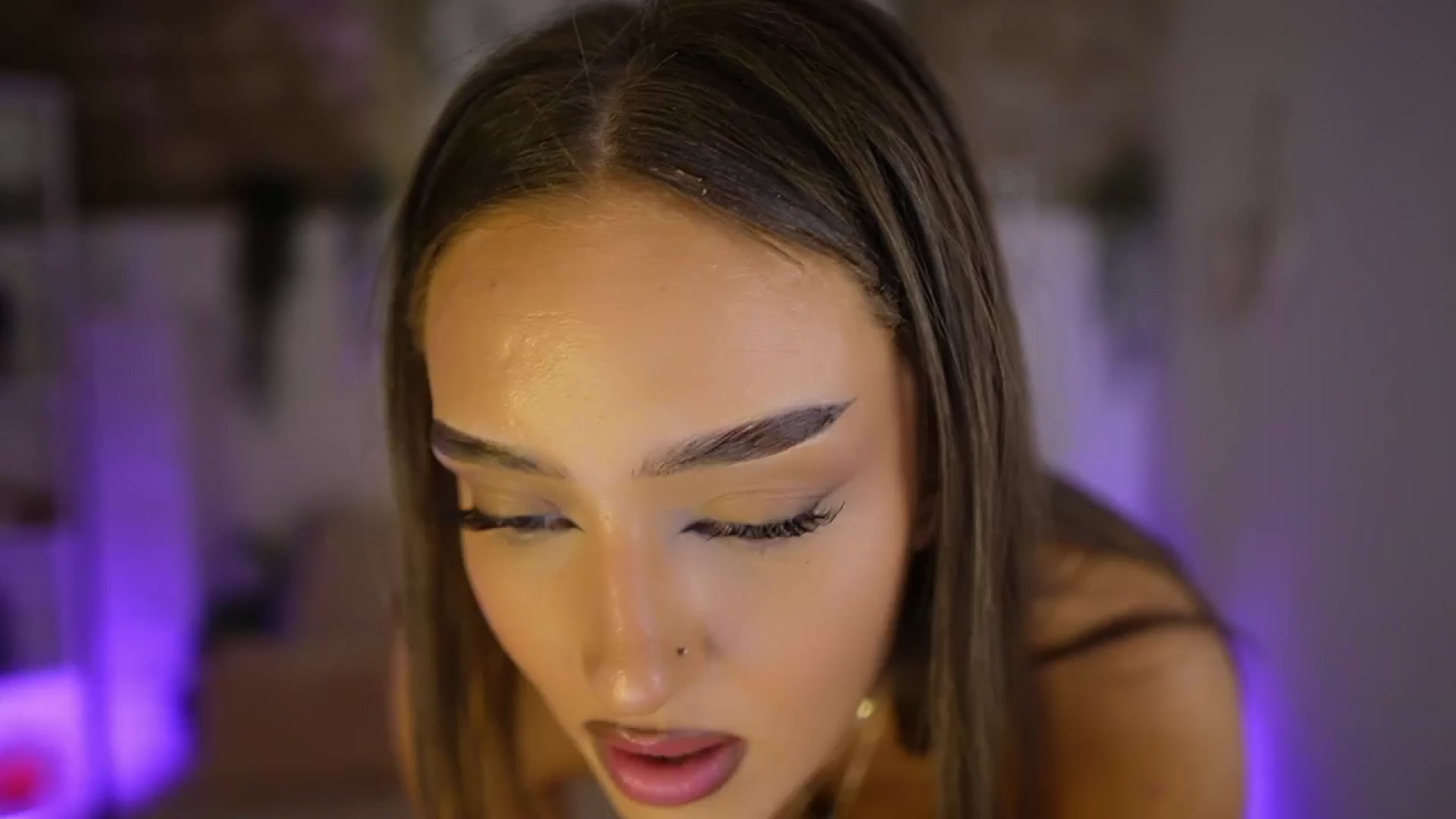 Gallery image thumbnail from Clara_Mia's myfreecams stream on, 05/31/2025, 19:00 image 18 of 20
